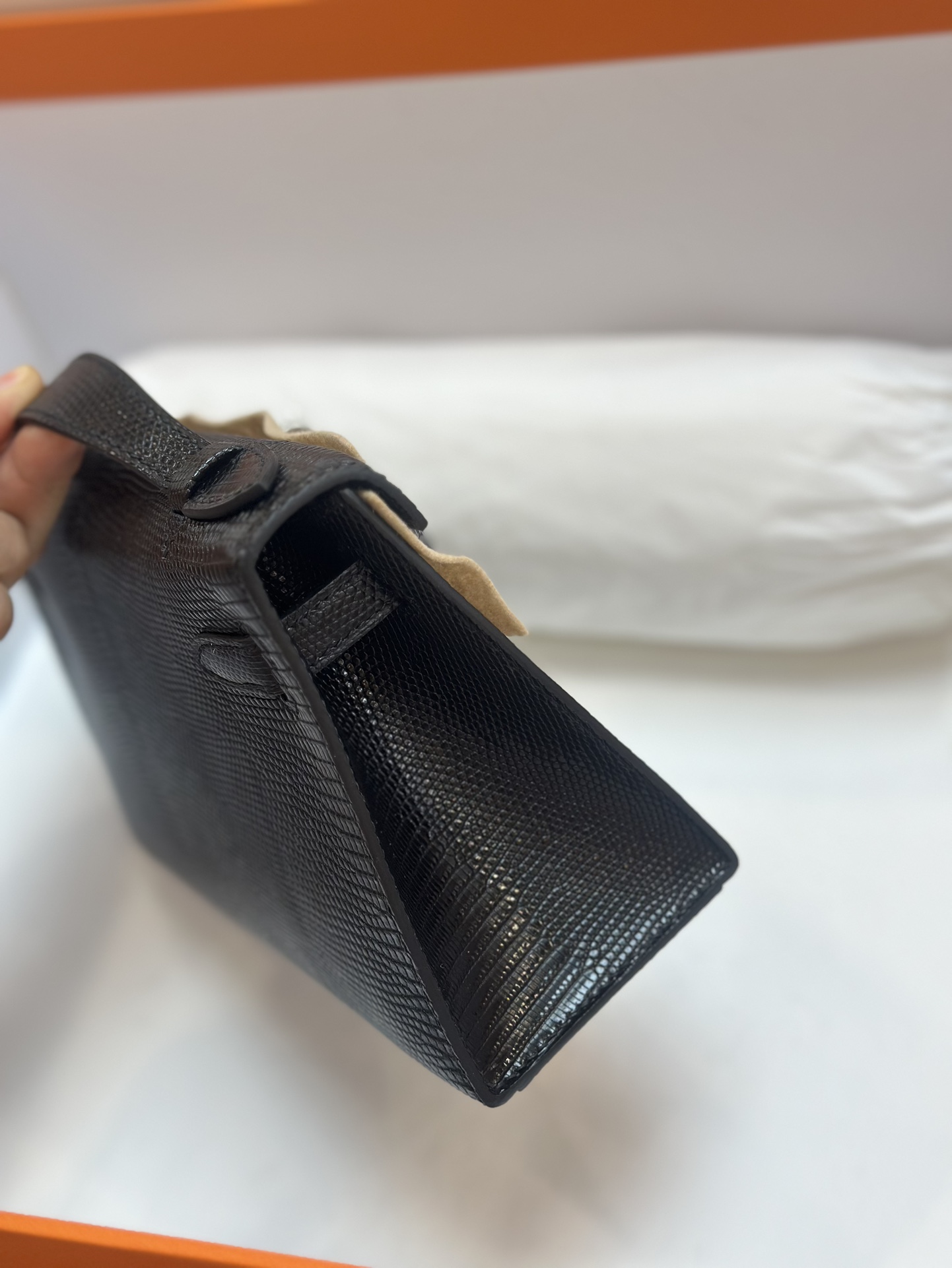 mini一代22CM.  进口蜥蜴皮  黑色  银扣

现货  顶级手缝蜡线 凯莉 迷你 