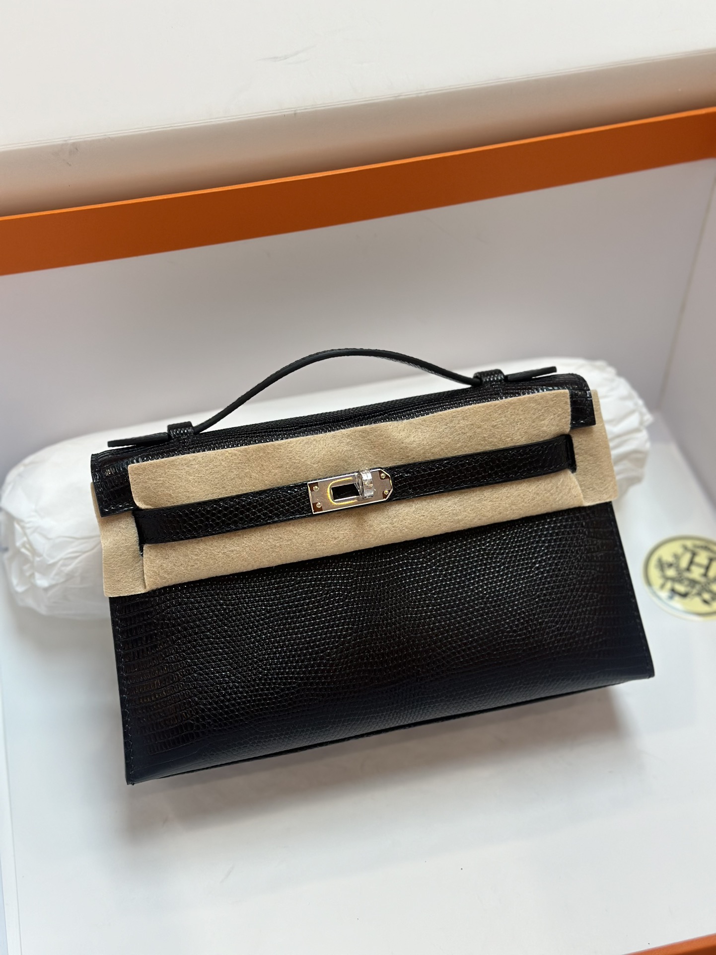 mini一代22CM.  进口蜥蜴皮  黑色  银扣

现货  顶级手缝蜡线 凯莉 迷你 