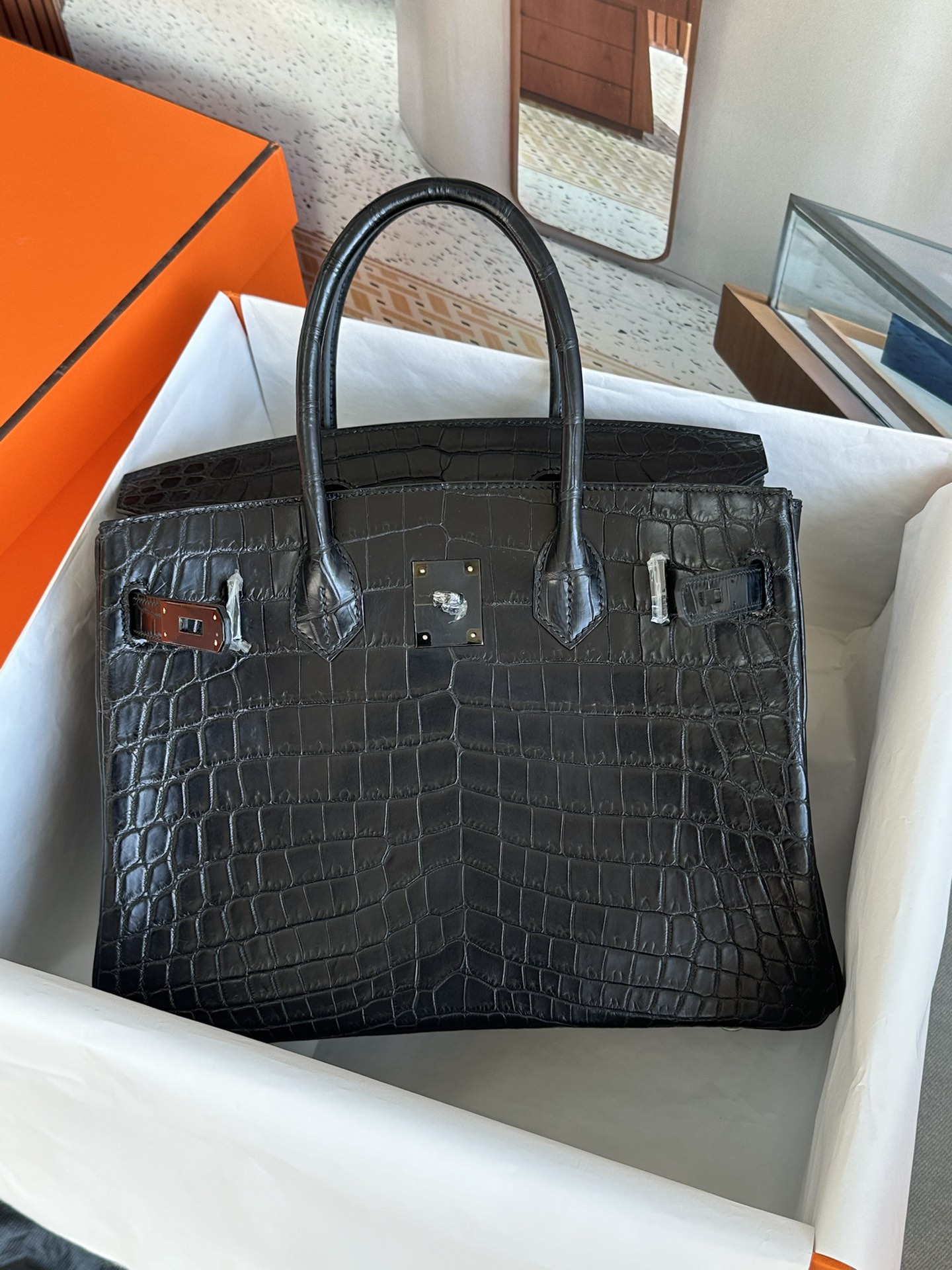 bk30   尼罗鳄    黑色  so black  黑扣  现货

手工钉  进口hcp纯水染三张皮   顶级手缝蜡线