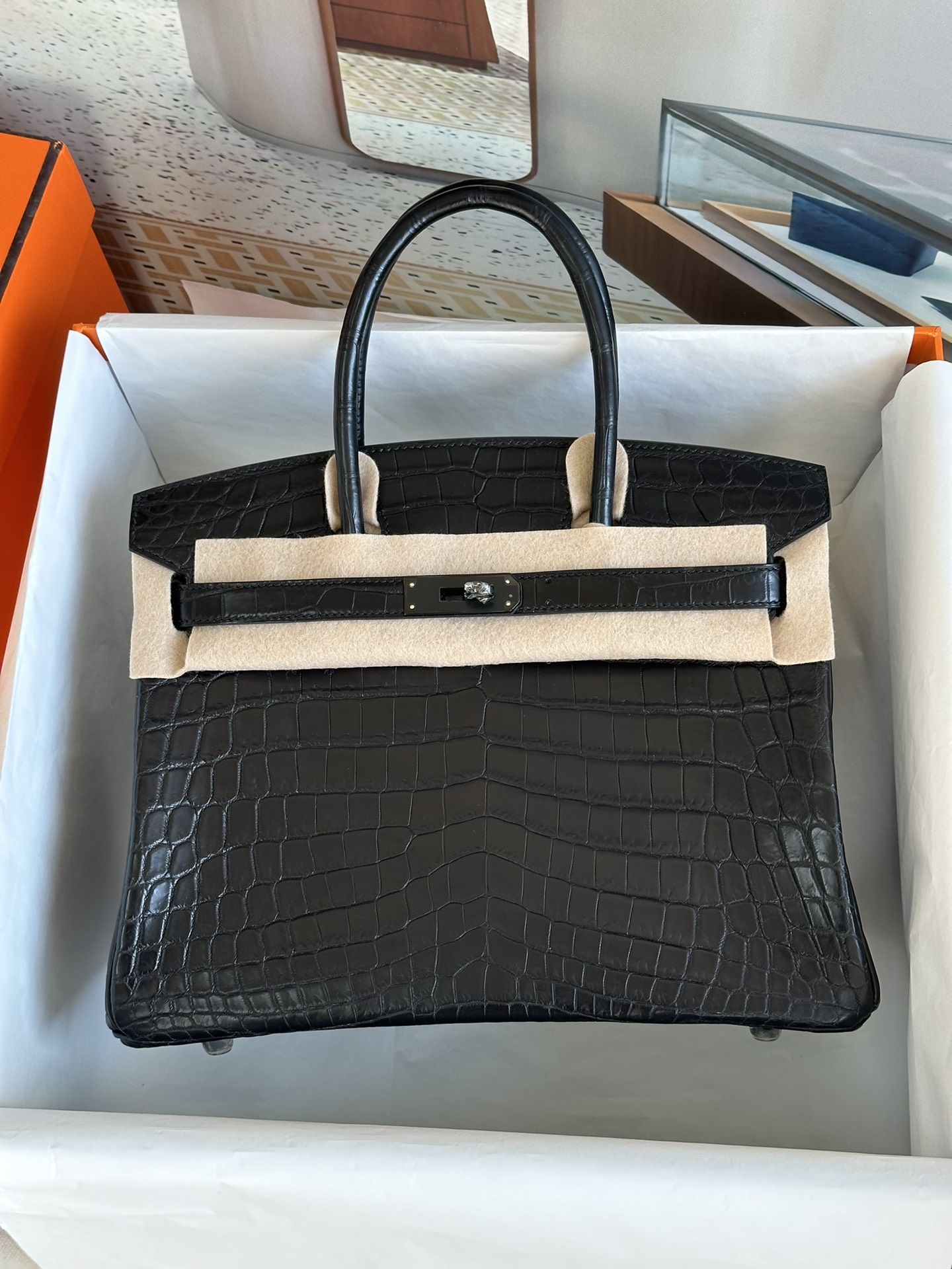 bk30   尼罗鳄    黑色  so black  黑扣  现货

手工钉  进口hcp纯水染三张皮   顶级手缝蜡线