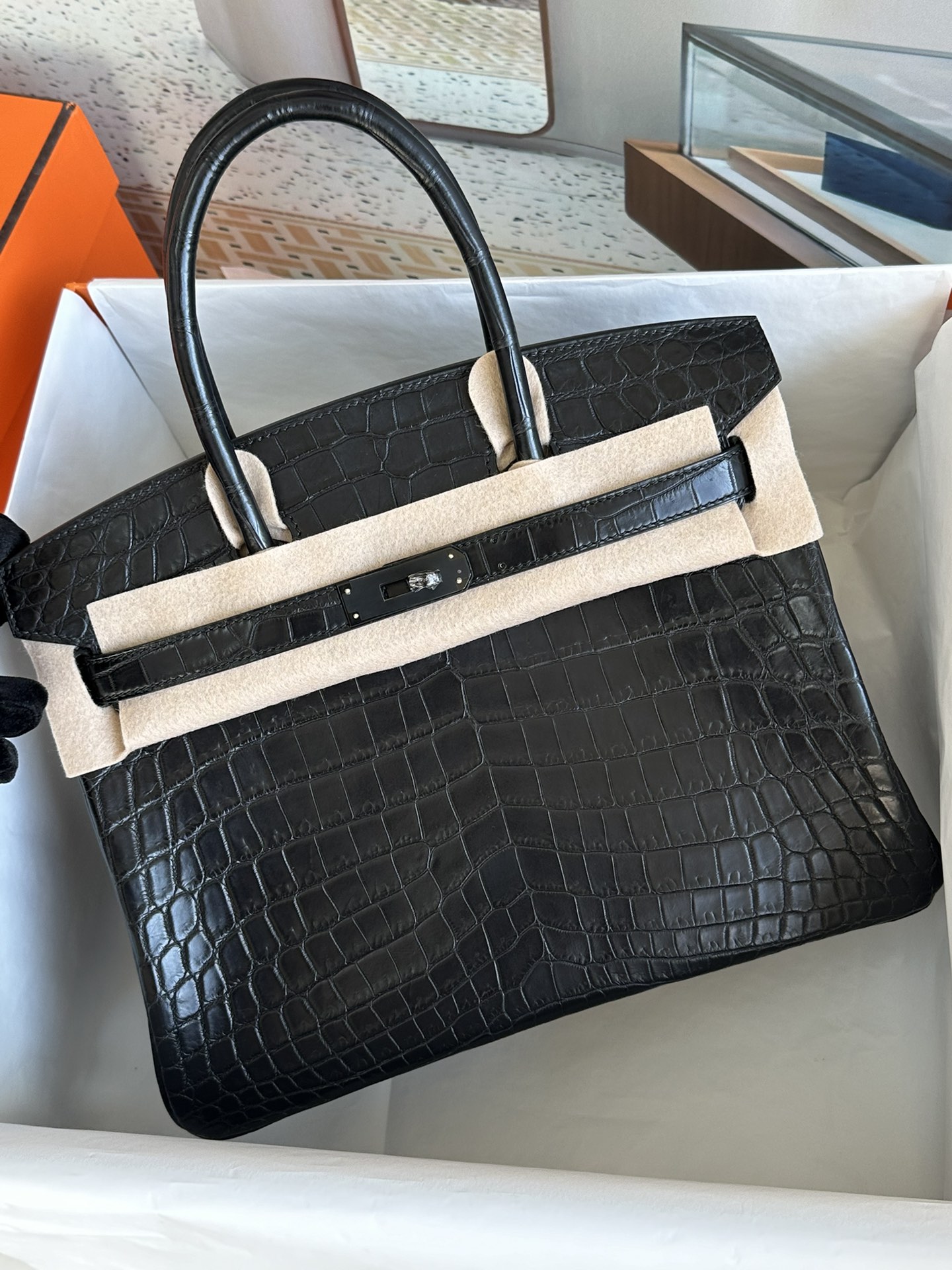 bk30   尼罗鳄    黑色  so black  黑扣  现货

手工钉  进口hcp纯水染三张皮   顶级手缝蜡线