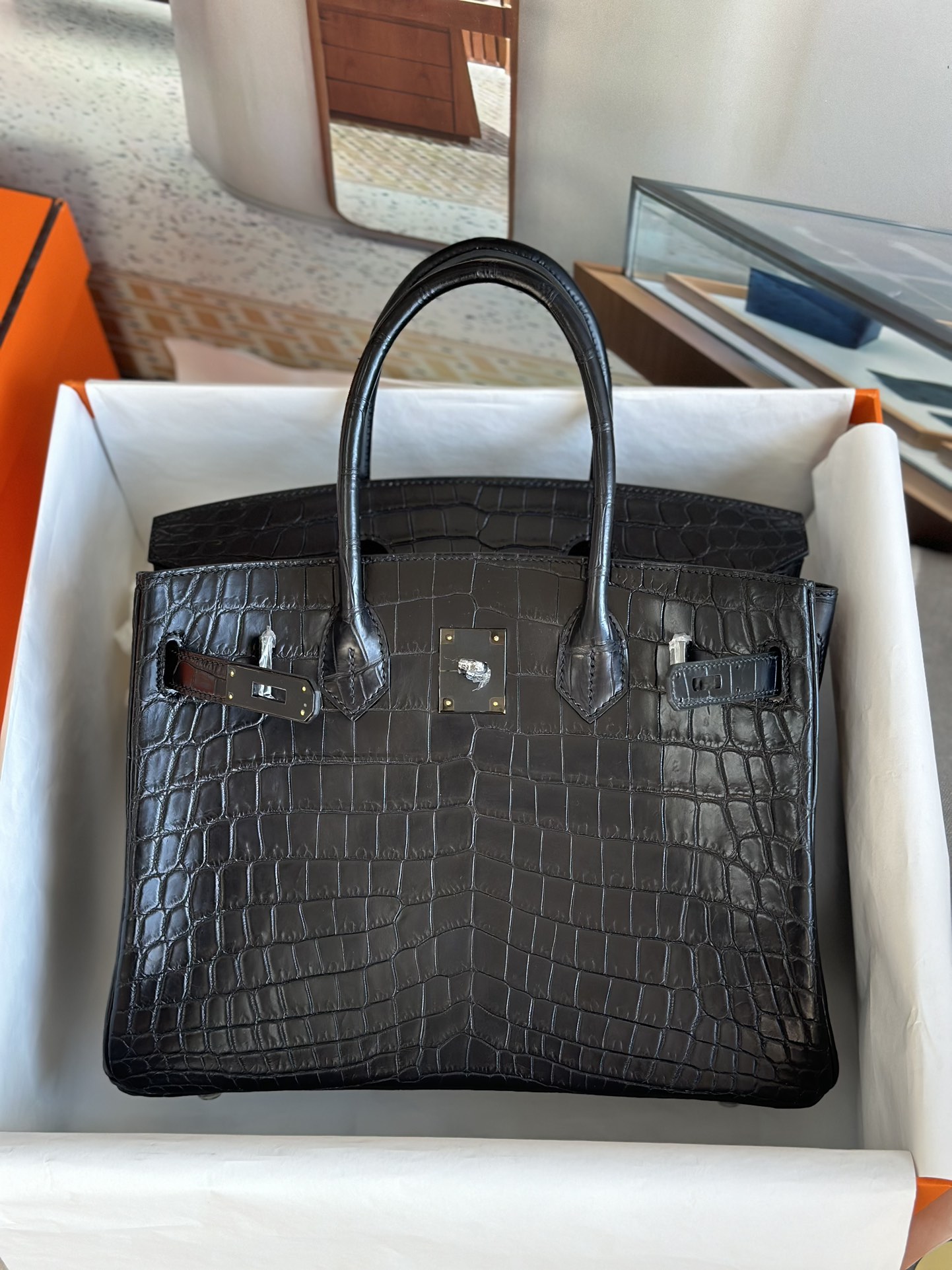 bk30   尼罗鳄    黑色  so black  黑扣  现货

手工钉  进口hcp纯水染三张皮   顶级手缝蜡线