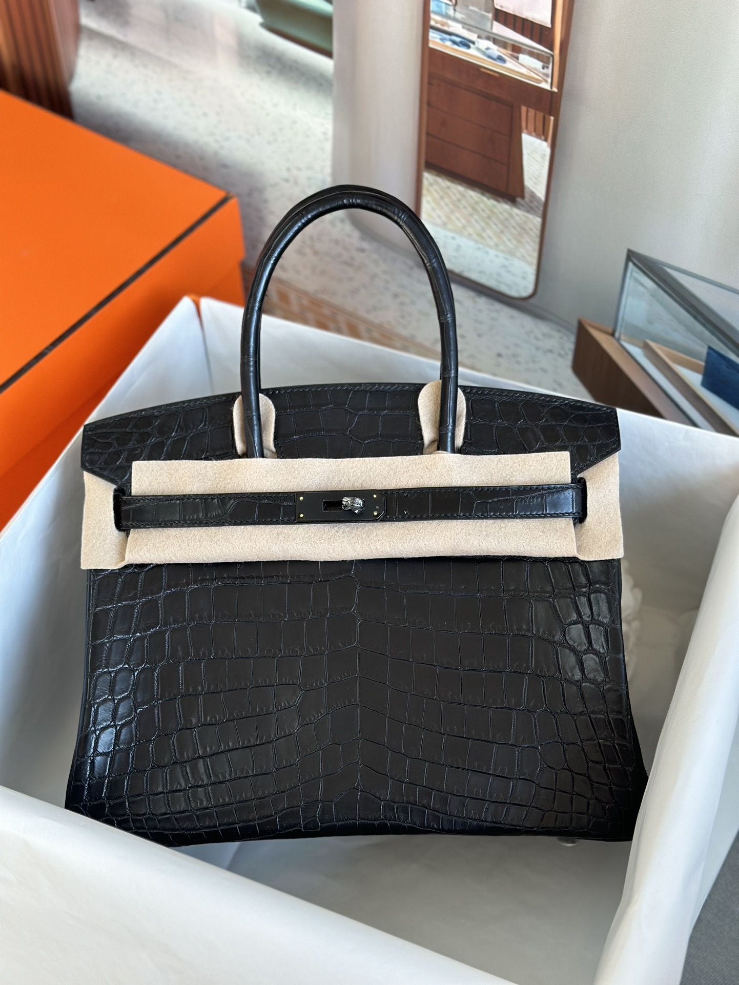 bk30   尼罗鳄    黑色  so black  黑扣  现货

手工钉  进口hcp纯水染三张皮   顶级手缝蜡线