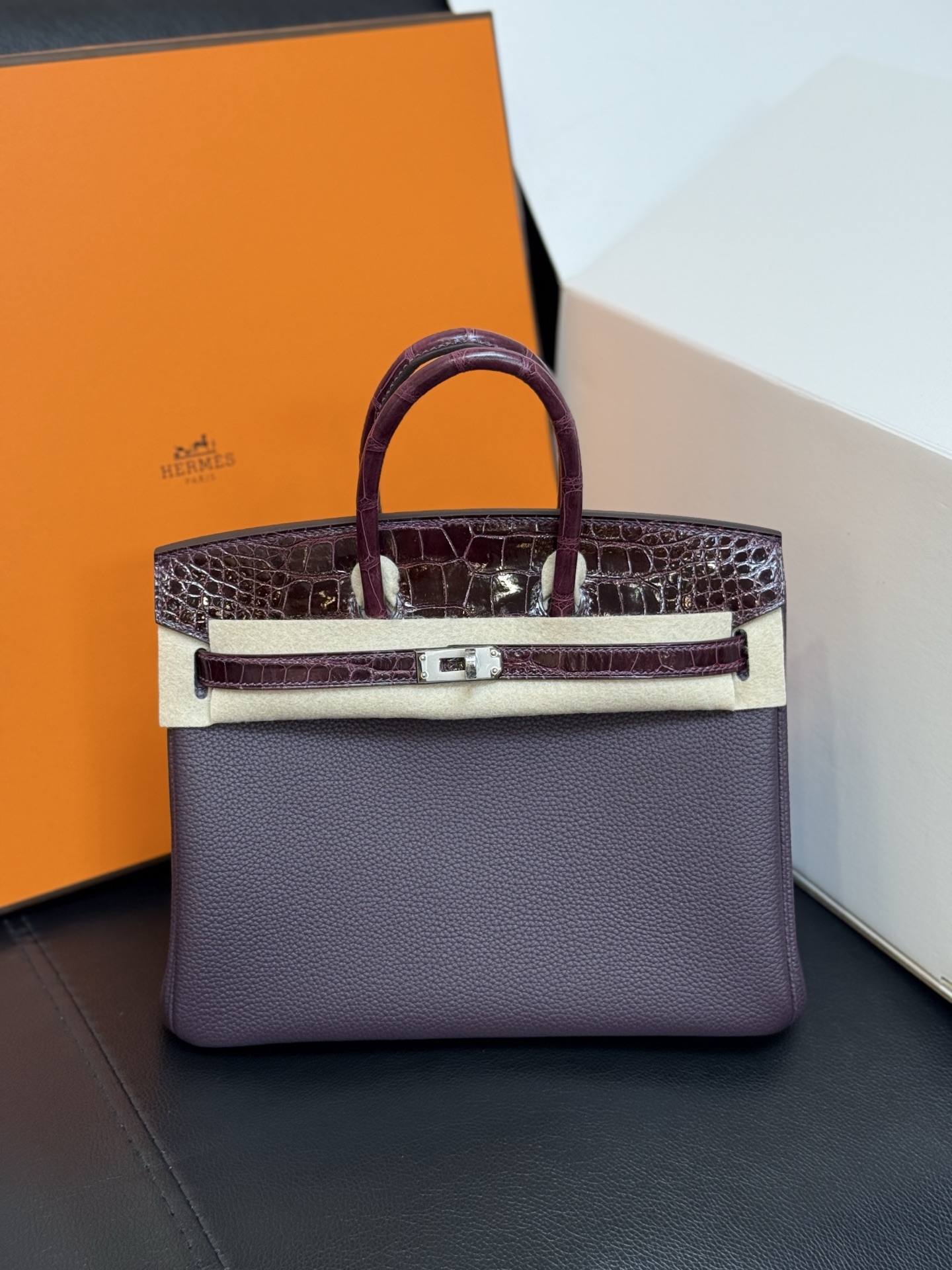 NO:710535,bk25 touch burgundy silver buckle, spot texture, imported American crocodile with togo leather, hand-stitched wax thread., Hermes, hermes, Hermes,19860909bk25 touch 酒红银扣 现货纹理 进口美洲鳄搭配togo皮,手缝蜡线.,爱马仕,hermes,Hermes,,Bag