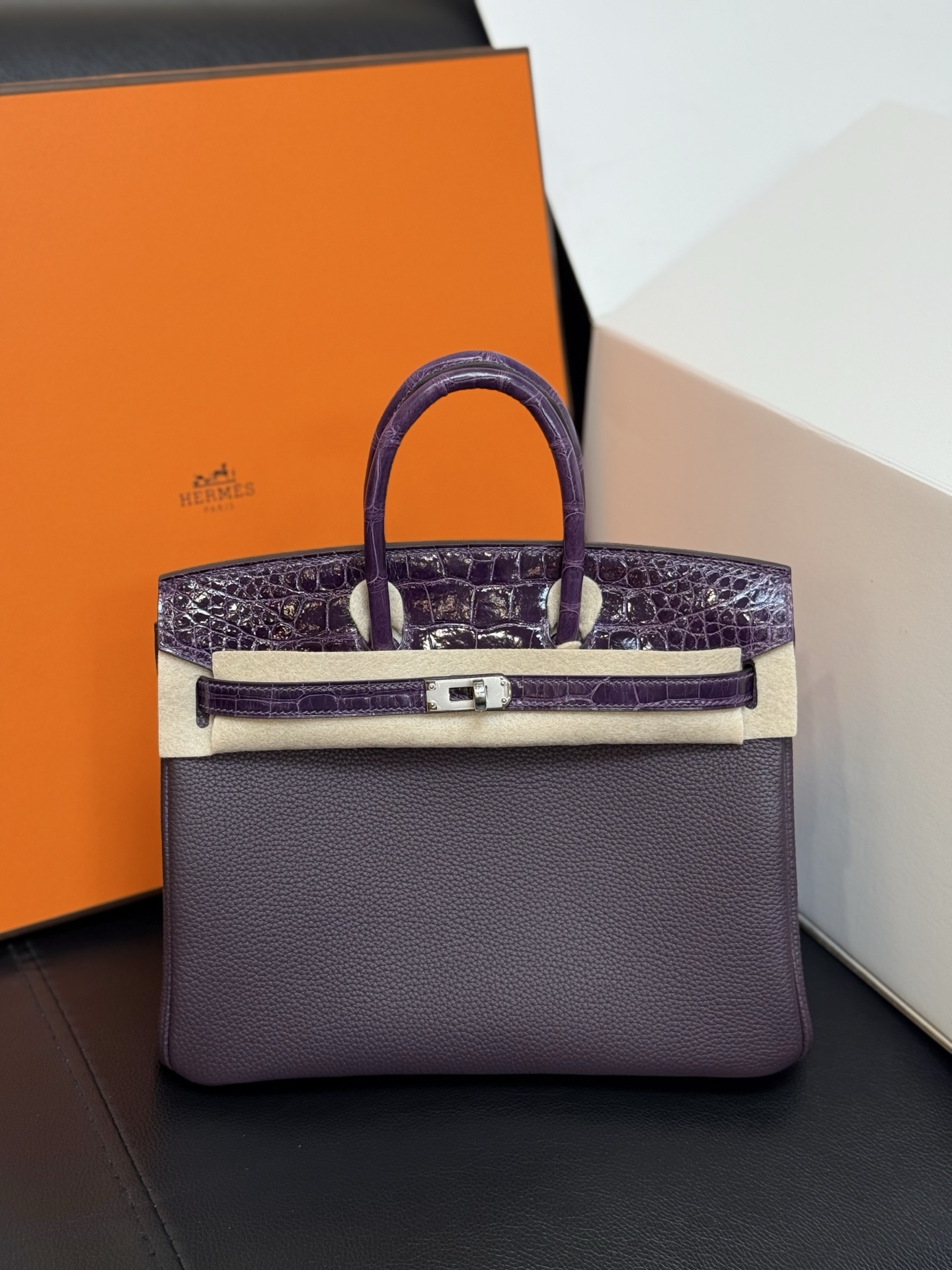 NO:701132,bk25 touch gallon purple silver buckle, spot texture, imported American crocodile with togo leather, hand-stitched wax thread., Hermes, hermes, Hermes,19860909bk25 touch 加仑紫银扣 现货纹理 进口美洲鳄搭配togo皮,手缝蜡线.,爱马仕,hermes,Hermes,,Bag