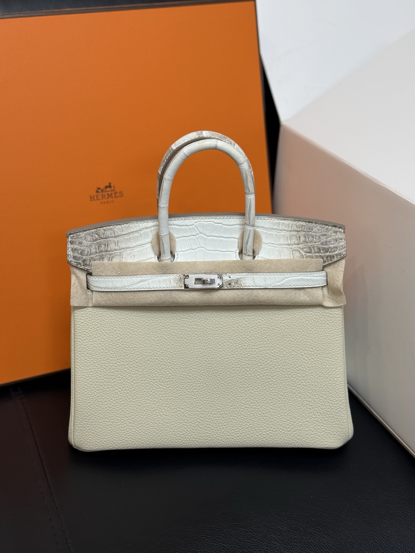 NO:710534,bk25cmtouch Himalayan white spot texture ⑥ imported Nile crocodile with togo leather, hand-stitched wax thread., Hermes, hermes, Hermes,19860909bk25cmtouch喜马拉雅白 现货 纹理⑥ 进口尼罗鳄搭配togo皮 ,手缝蜡线.,爱马仕,hermes,Hermes,,Bag