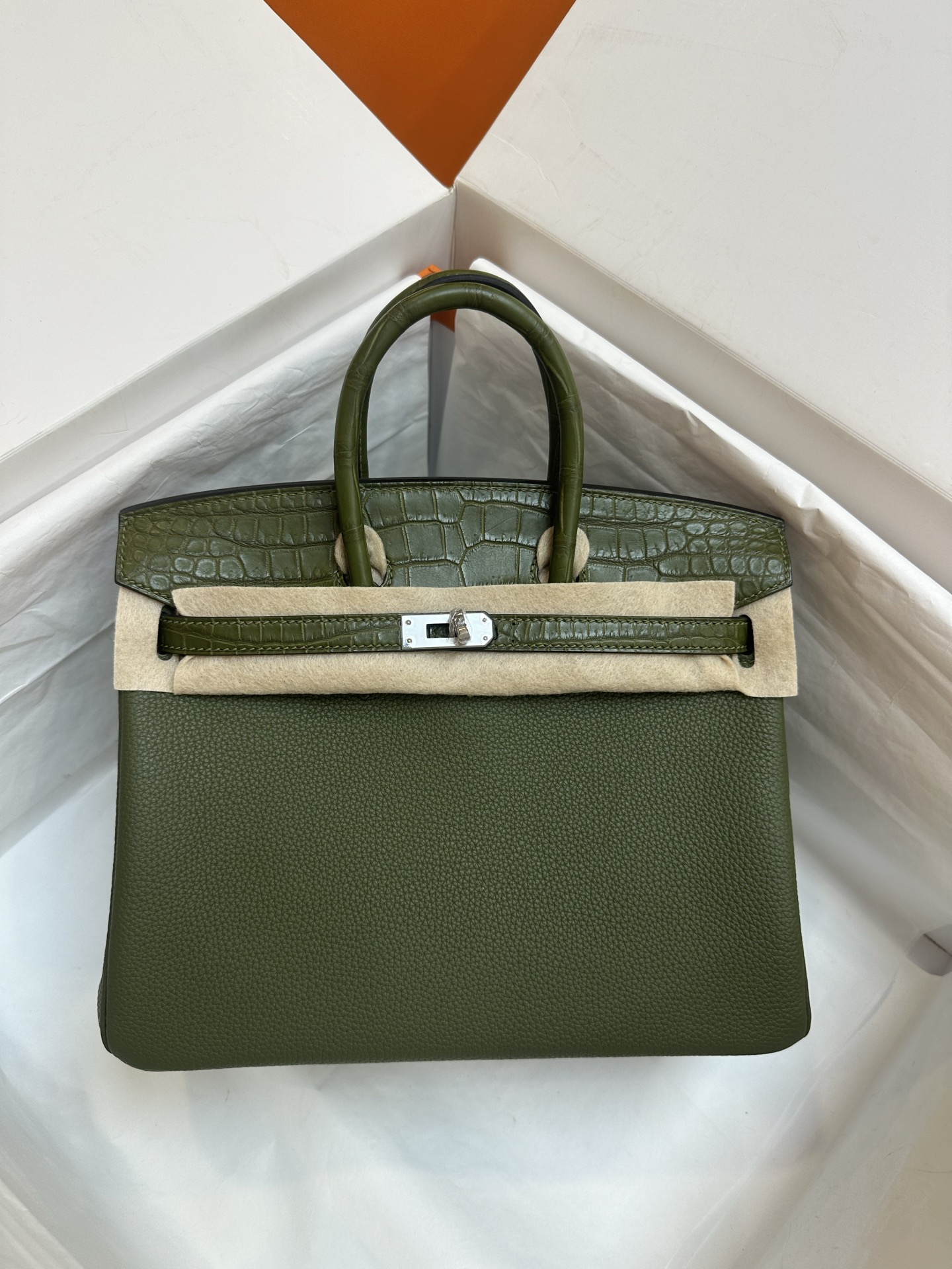 NO:701135,bk25 touch olive green silver buckle, real stock, imported HC crocodile with togo leather, hand-stitched wax thread., Hermes, hermes, Hermes,19860909bk25 touch橄榄绿 银扣 现货实拍 进口HC湾鳄搭配togo皮,手缝蜡线.,爱马仕,hermes,Hermes,,Bag
