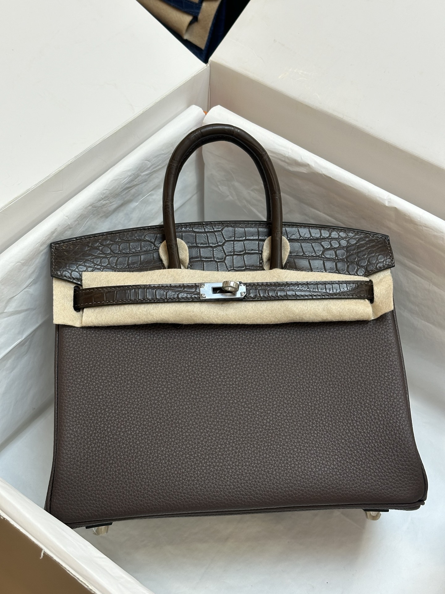 NO:701147,bk25 touch ebony silver buckle, real stock, imported crocodile with togo leather, hand-stitched wax thread, hand-made nails, Hermes, hermes, Hermes,19860909bk25 touch 乌木色 银扣 现货实拍 进口湾鳄搭配togo皮,手缝蜡线,手工钉,爱马仕,hermes,Hermes,,Bag