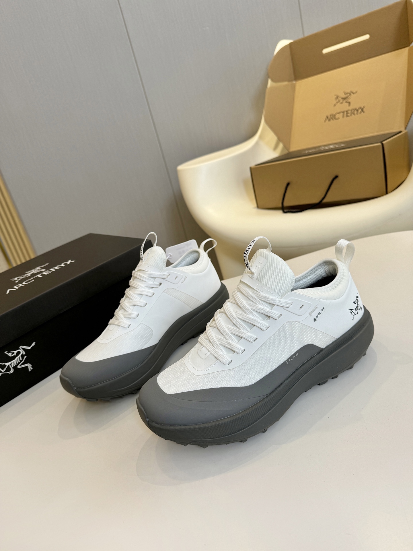 P305 (广货)Arcteryx始祖鸟 SYLAN 舒适织物防水透气 低帮跑步鞋 原版1:1复刻七色全!女码35-40 41订做 男码 39-45 46码订做不退换