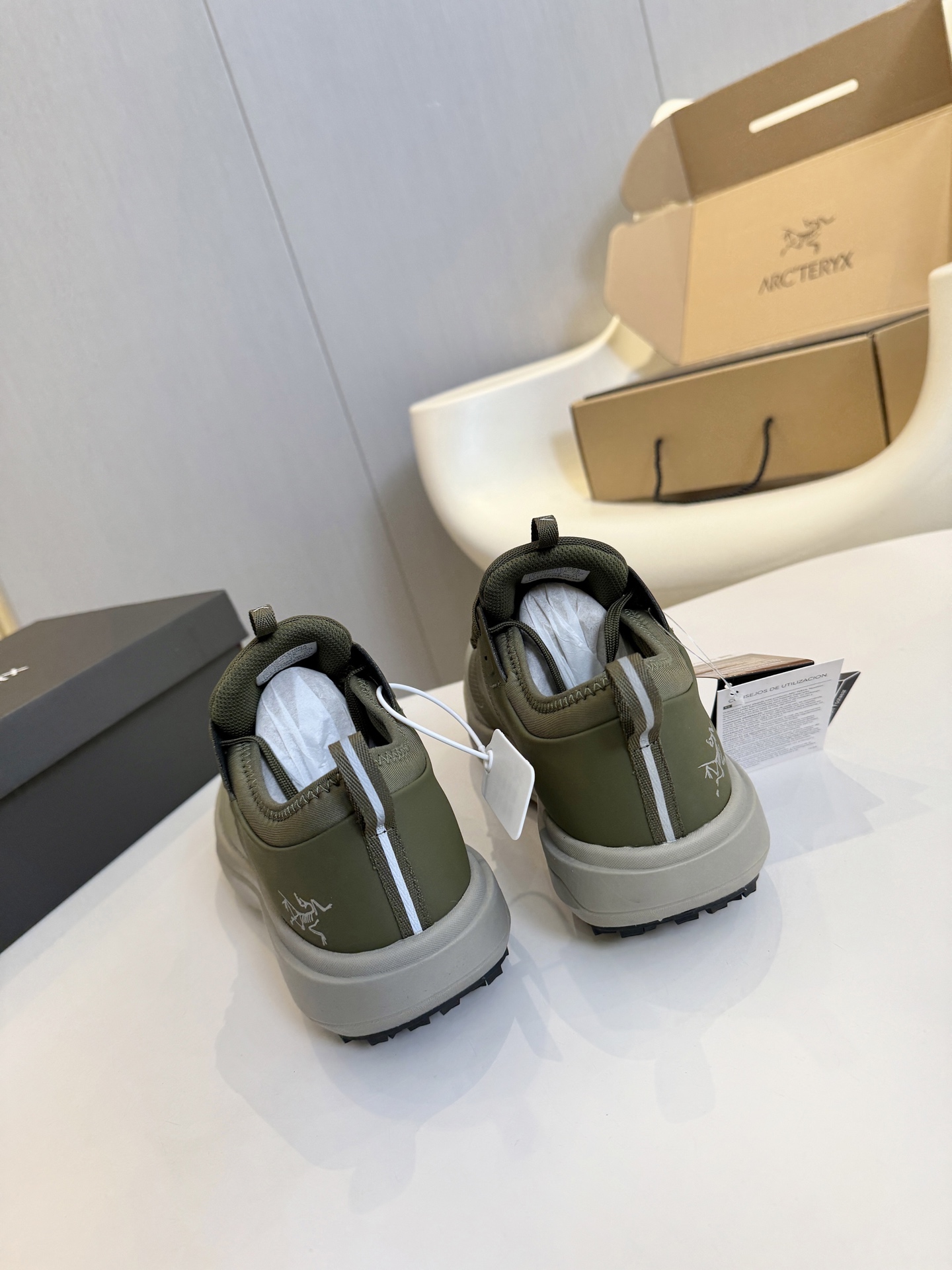 P305 (广货)Arcteryx始祖鸟 SYLAN 舒适织物防水透气 低帮跑步鞋 原版1:1复刻七色全!男码 39-45 46码订做不退换