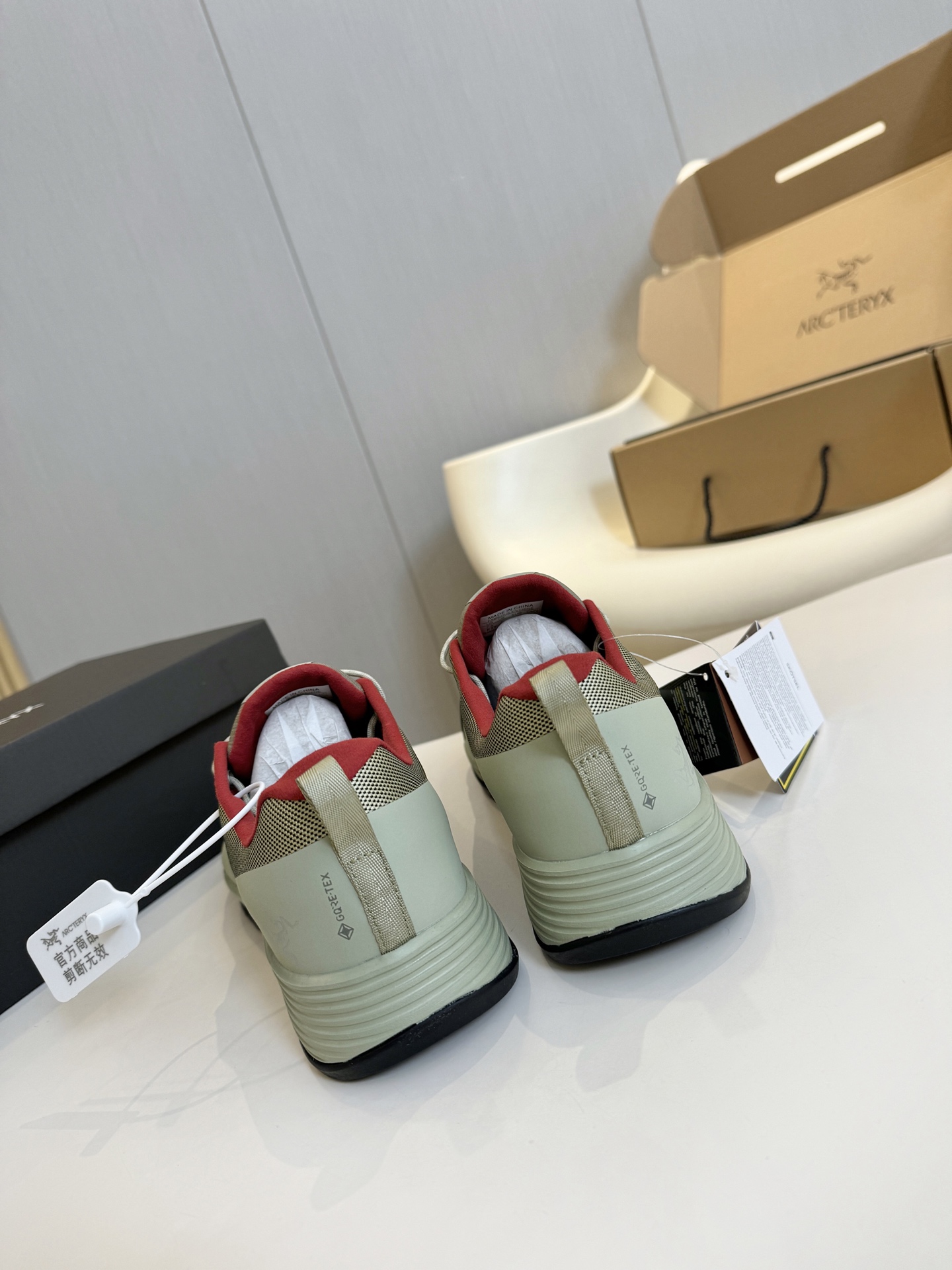 P305 (广货)Arcteryx始祖鸟Konseal FL2 登山耐磨支撑低帮鞋 原版1:1复刻 男码39-45 46码订做 配有飞机盒