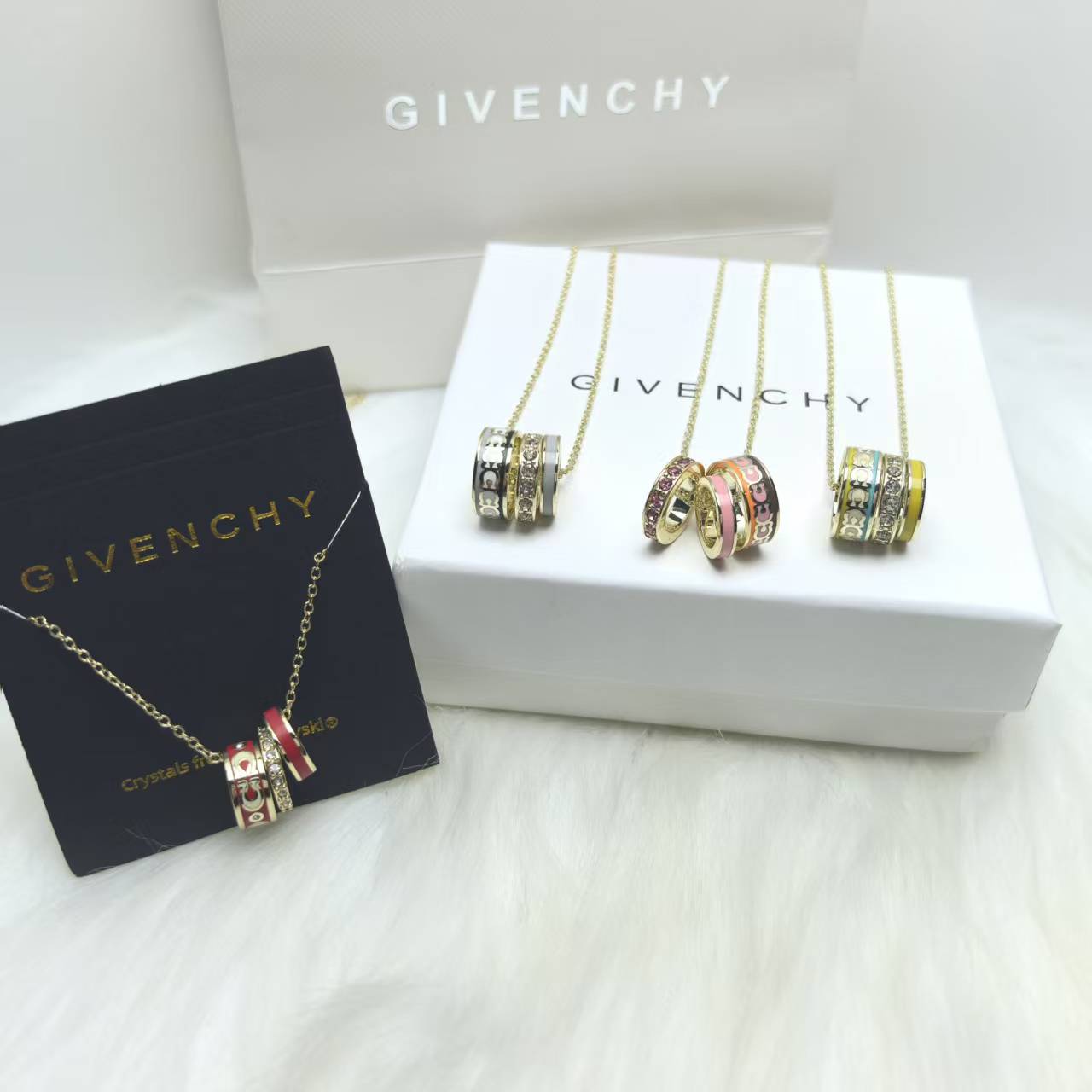 NO:574231,New coach gold three-ring carriage necklace women's clavicle chain Christmas and Valentine's Day gift, coach, coach, coach, necklace19860909新款coach蔻驰金色三环马车项链女锁骨链圣诞情人节礼物,蔻驰,coach,coach,necklace,Jewelry