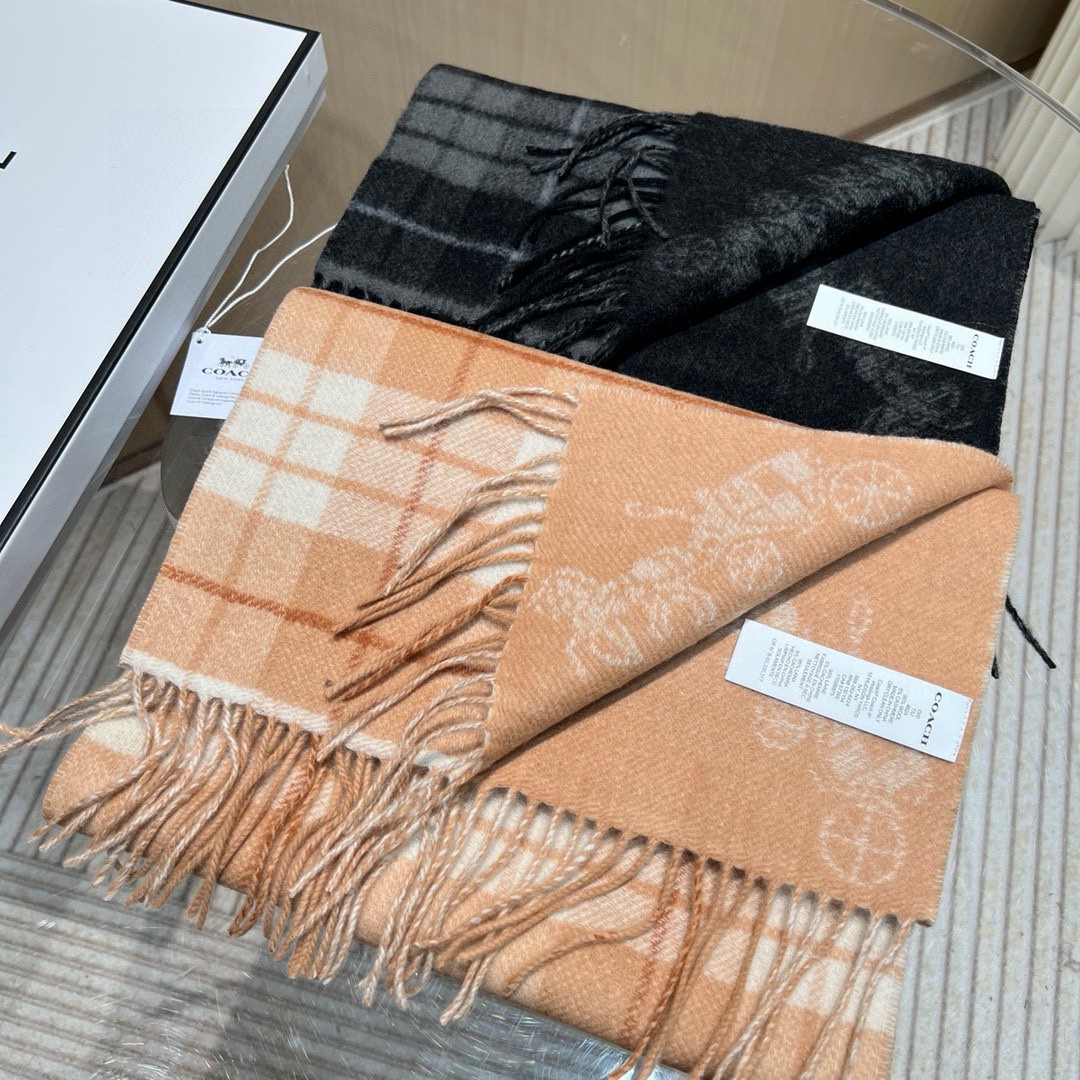 Coach 特批 COACH 蔻驰围巾也太 了吧 不仅有颜值还有品质 97%羊毛+3%羊绒 手感 软糯和舒服