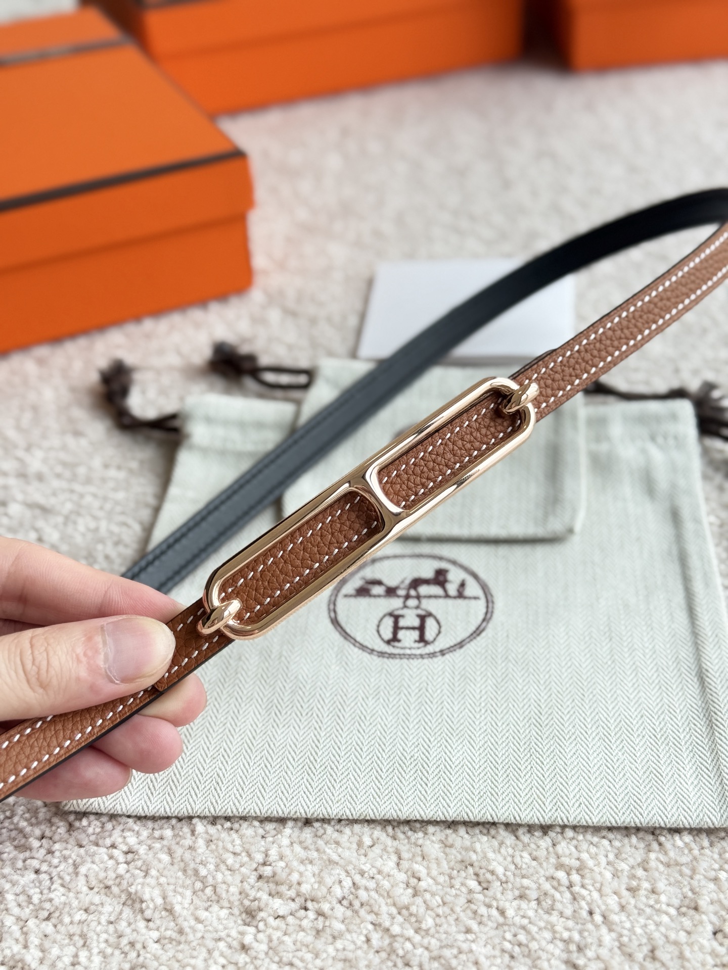 Hermès Roulis 13MM Togo Leather Belt, Gold Hardware, Women's Designer Belt 4 i1745284166294 3866 0 2