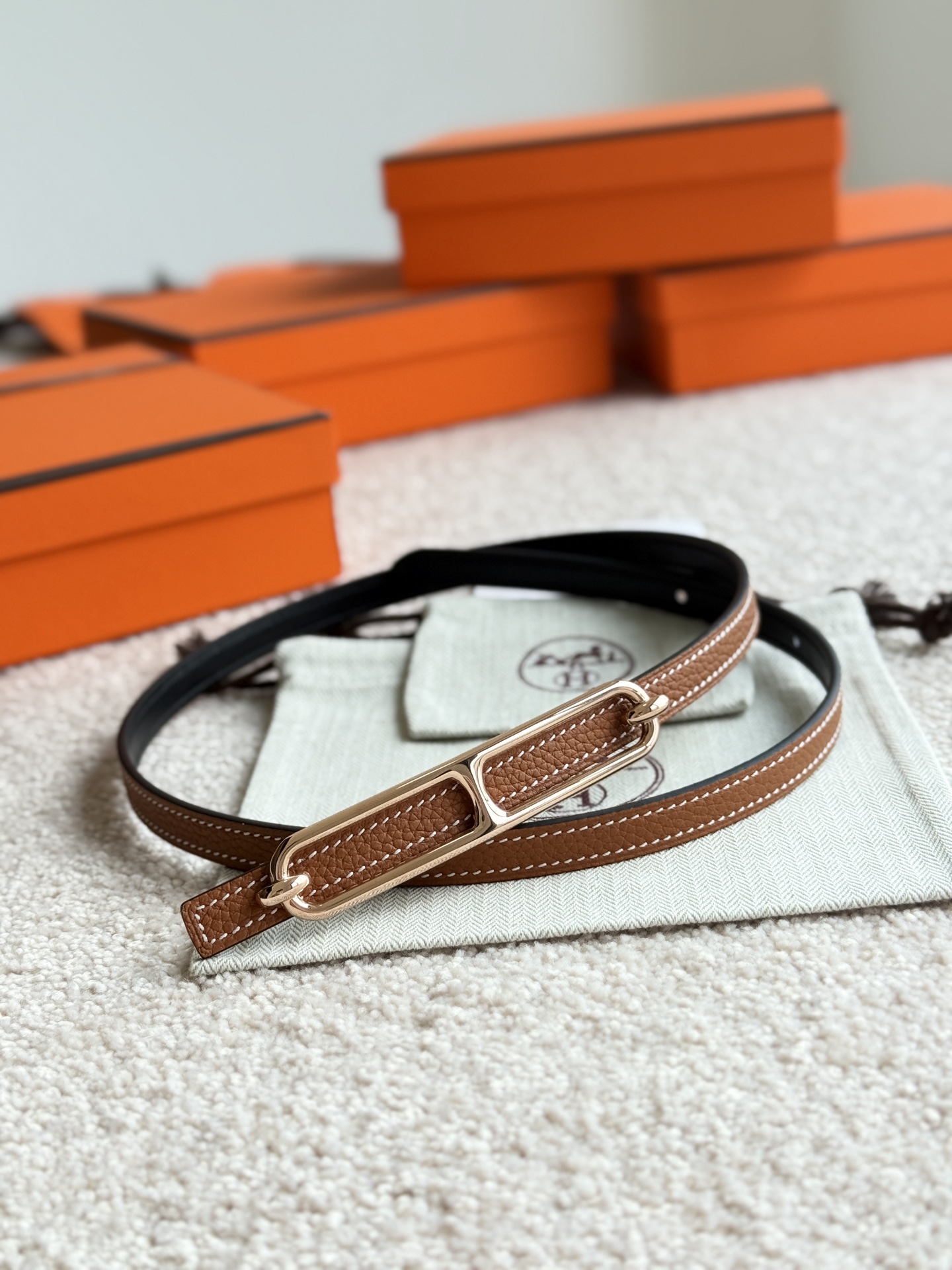 Hermès Roulis 13MM Togo Leather Belt, Gold Hardware, Women's Designer Belt 2 i1745284166303 9081 0 0