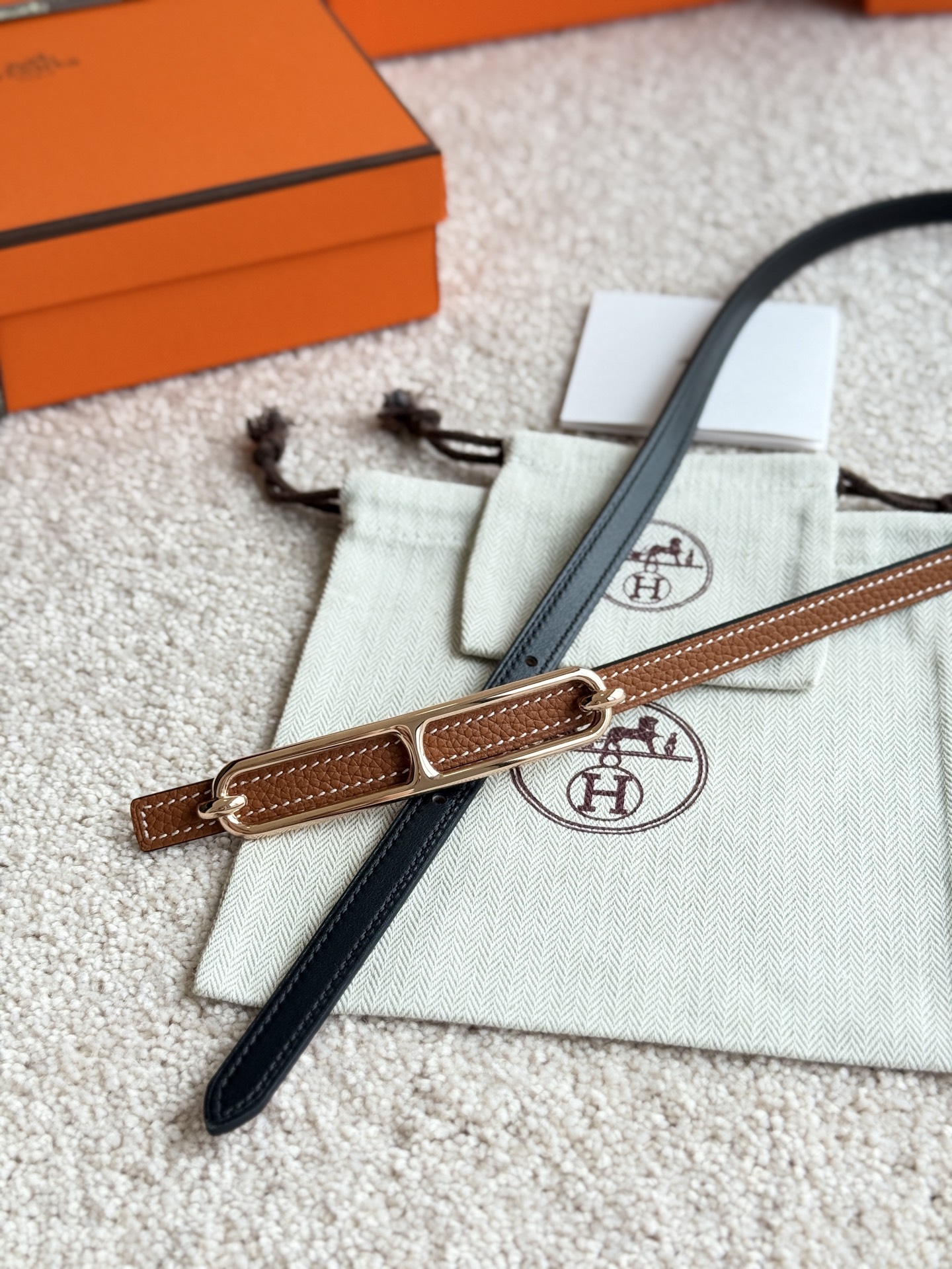 Hermès Roulis 13MM Togo Leather Belt, Gold Hardware, Women's Designer Belt 5 i1745284166389 9638 0 3