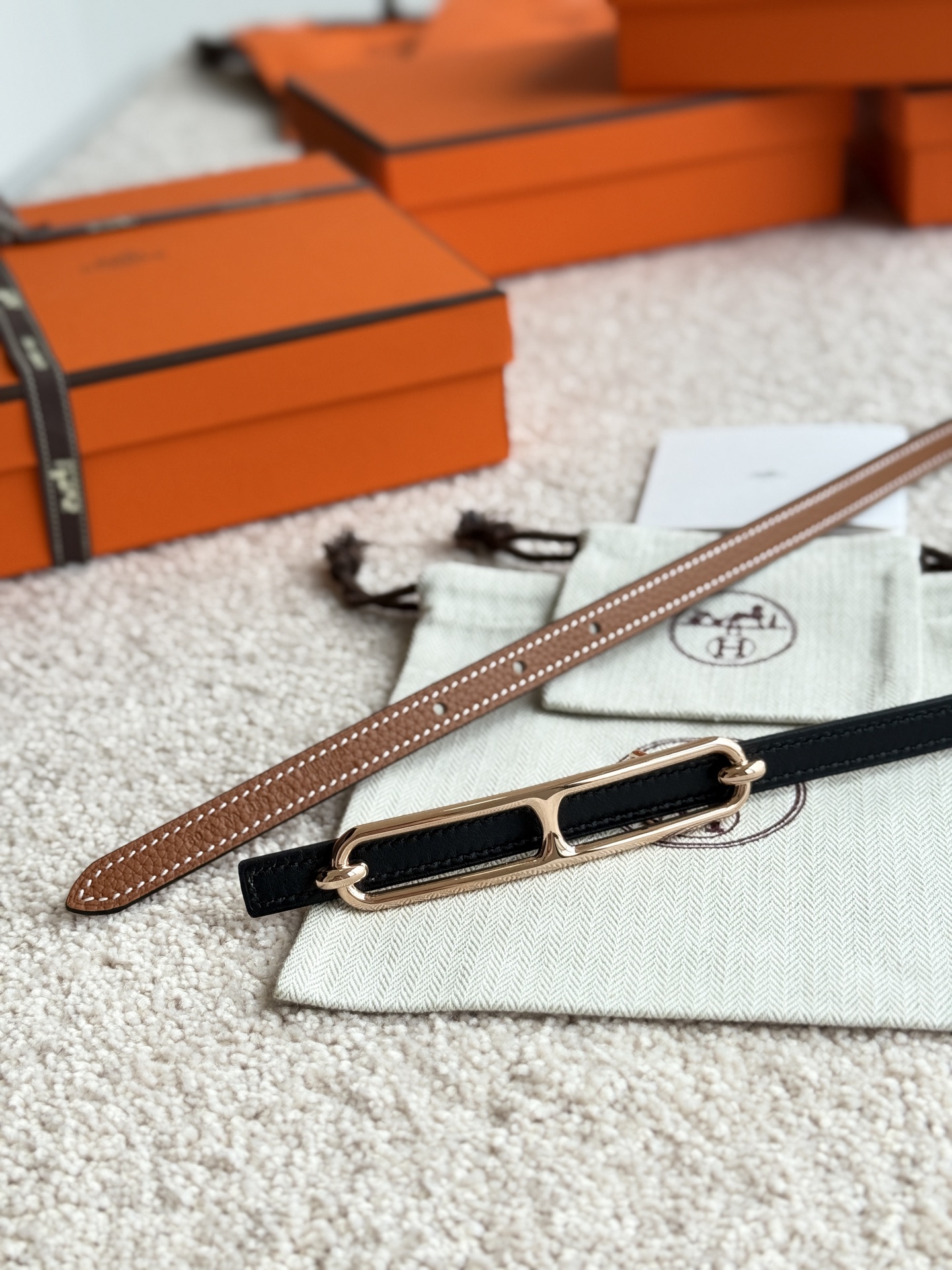 Hermès Roulis 13MM Togo Leather Belt, Gold Hardware, Women's Designer Belt 6 i1745284166521 1018 0 4
