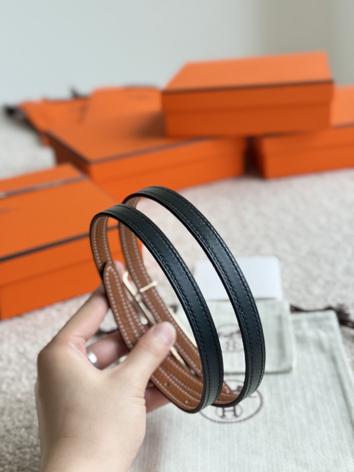 Hermès Roulis 13MM Togo Leather Belt, Gold Hardware, Women's Designer Belt 7 i1745284167593 6818 0 5