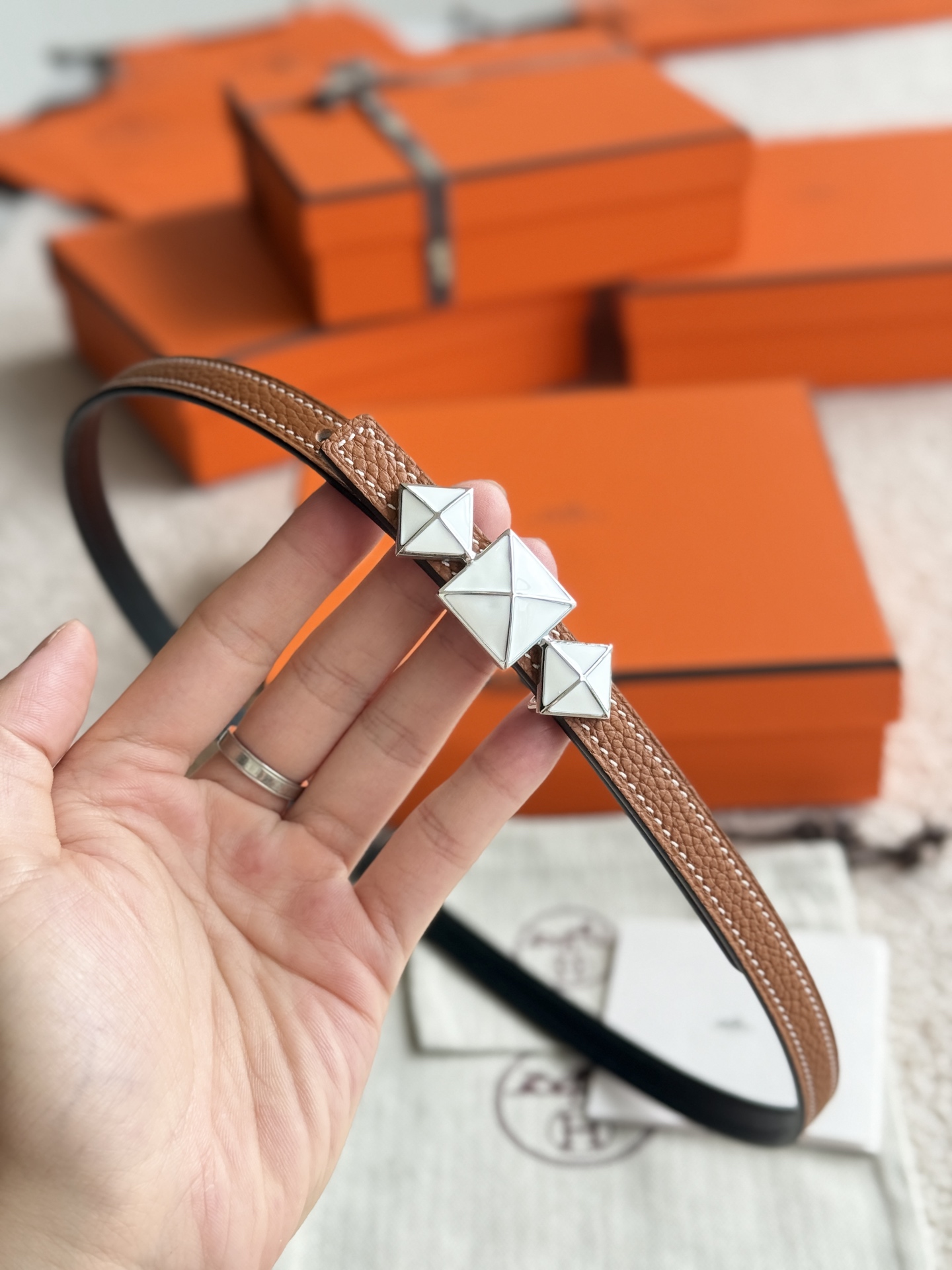 Elegant Women's Belt with Togo Leather and Fine Hardware, 13mm Width 3 i1748054091870 1170 0 2