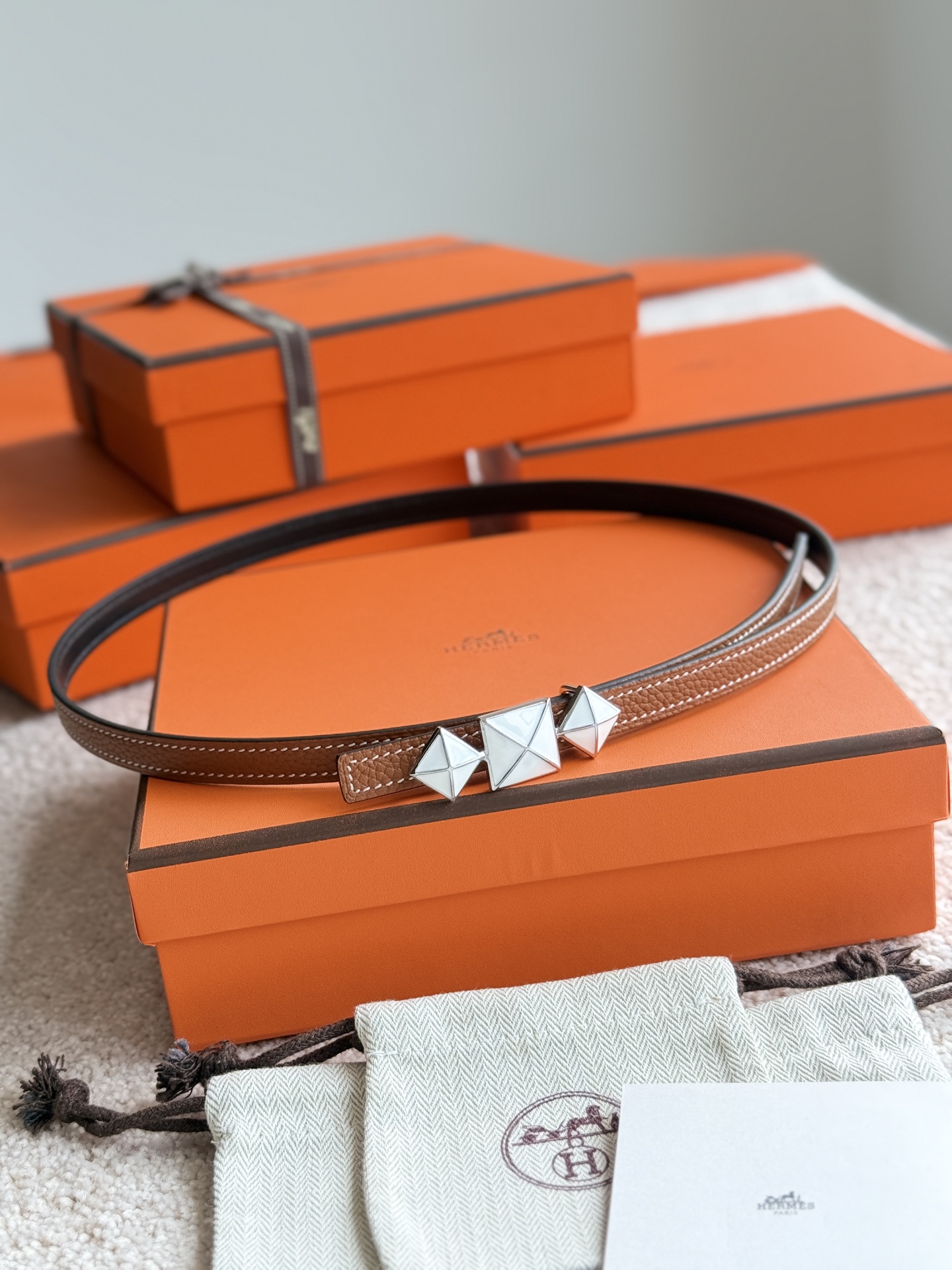Elegant Women's Belt with Togo Leather and Fine Hardware, 13mm Width 2 i1748054091876 6256 0 1