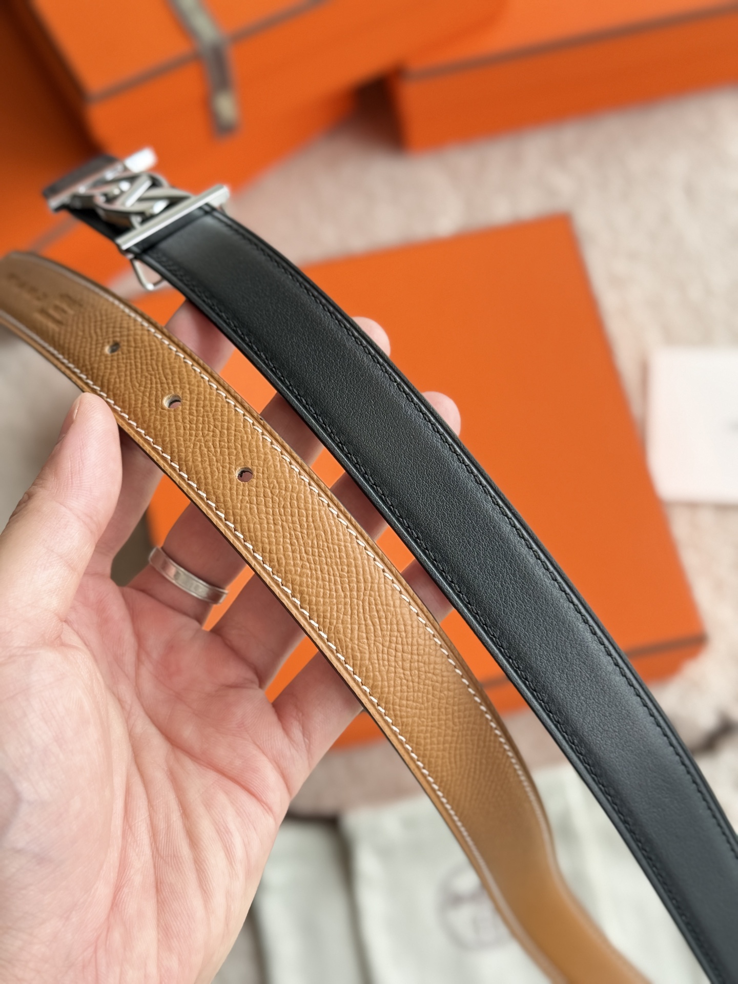 Hermes Women's Reversible Leather Belt with My H Buckle, 24mm 10 i1748225913800 2374 0 8