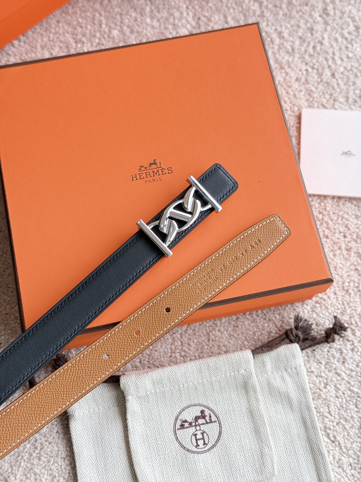 Hermes Women's Reversible Leather Belt with My H Buckle, 24mm 9 i1748225913801 6039 0 7