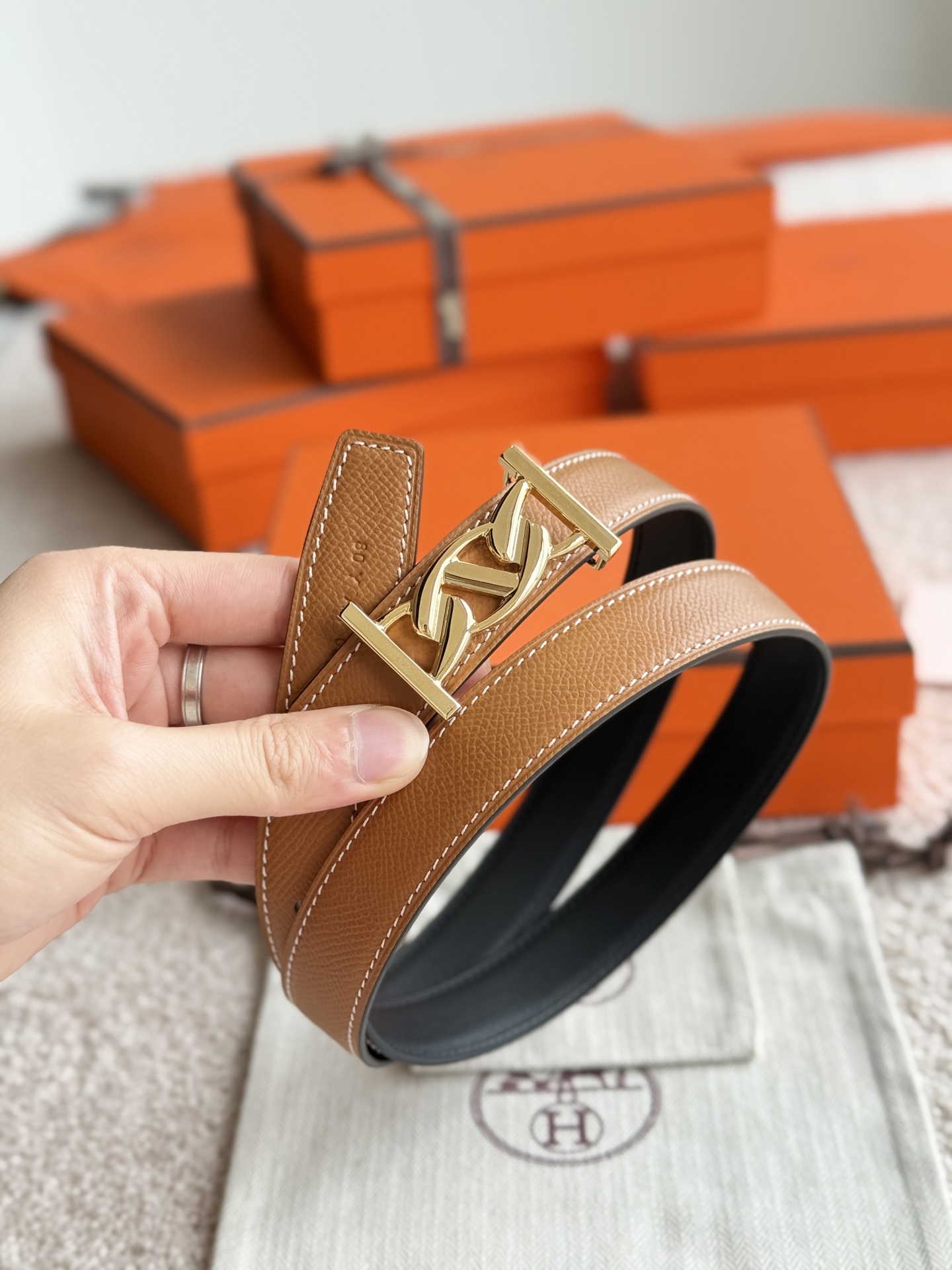 Hermès Women's Belt MY H Buckle Reversible Leather Strap 24MM 7 i1748226030521 8556 0 5