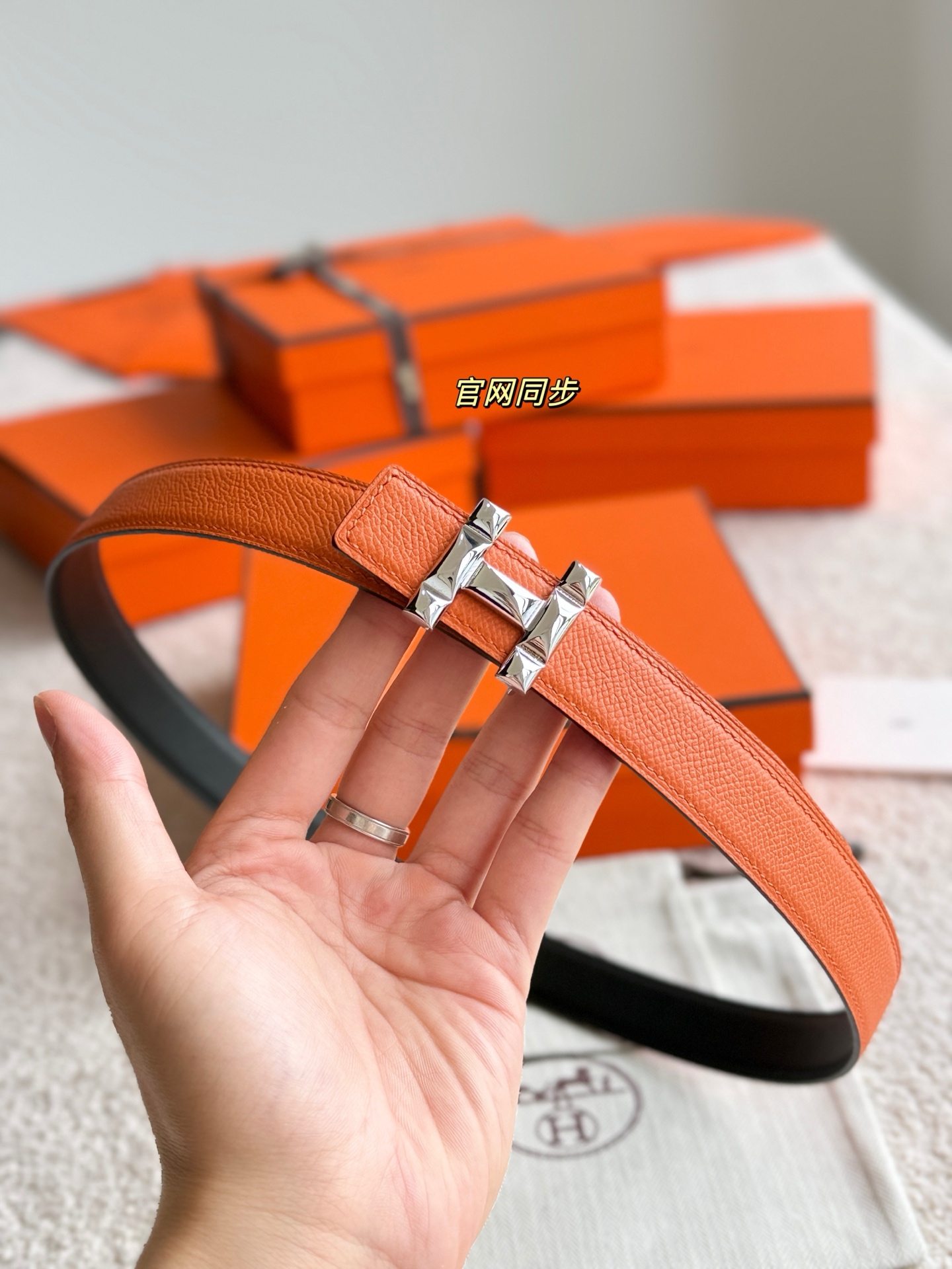 Hermes Women's H Infini Belt, Epsom Leather, 24mm Width, Silver Hardware 7 i1748664960014 292 0 3