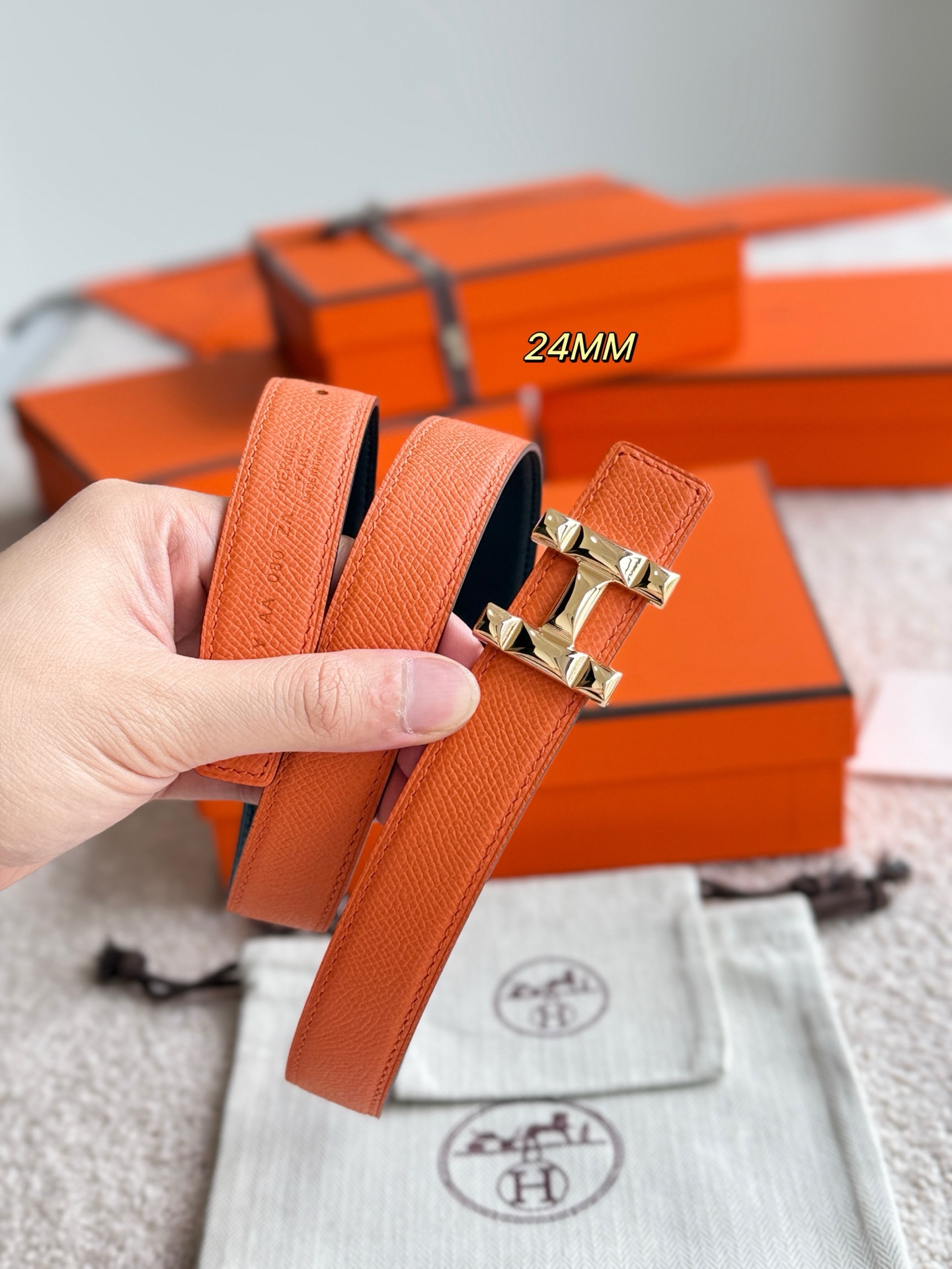 Hermès H Infini Reversible Leather Belt, 24mm - Gold Hardware, Black/Orange 7 i1748664984716 599 0 4