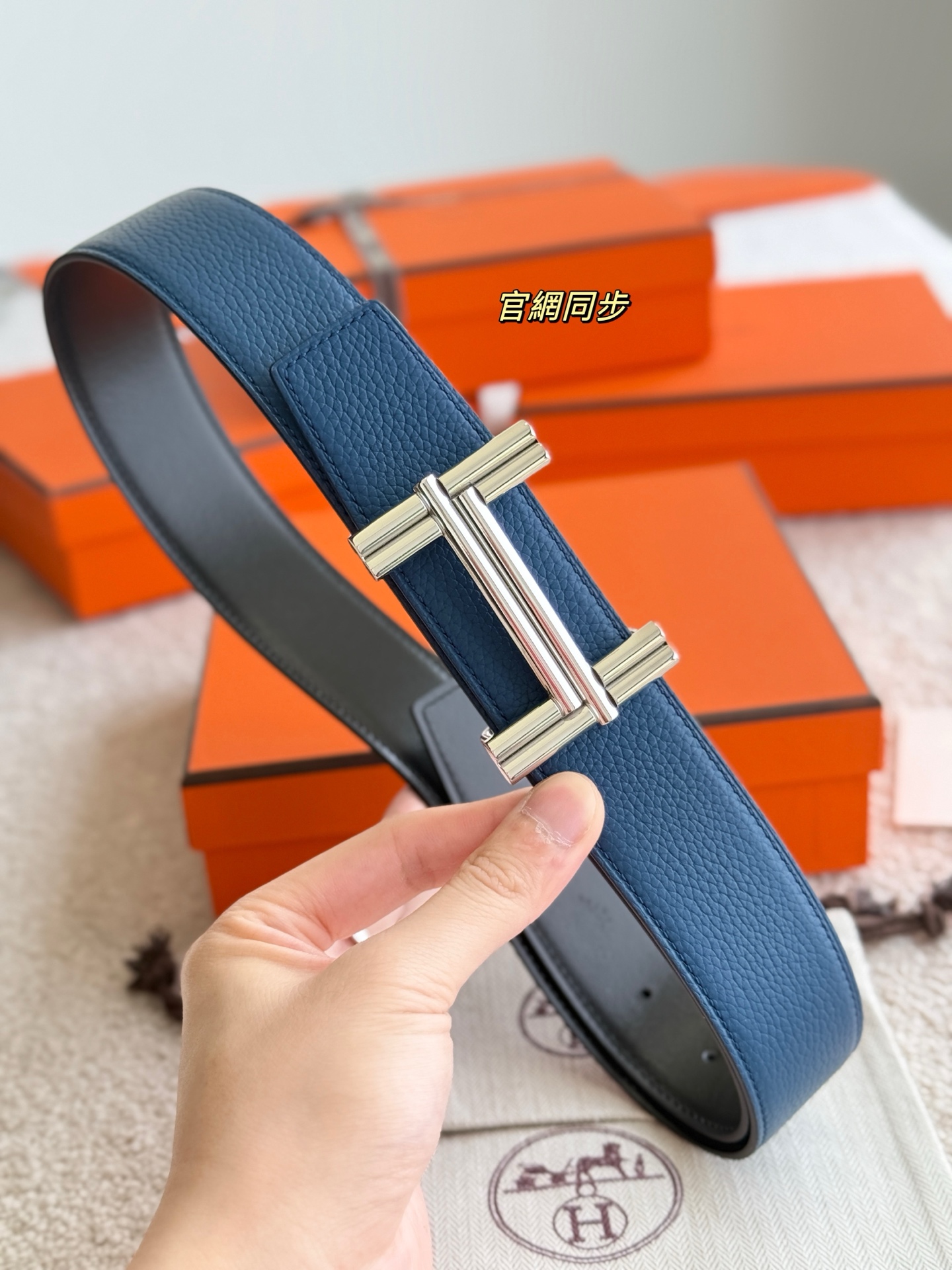  TRAVERSE 精品五金 搭配进口（深邃蓝）togo皮 宽度38MM 以其精湛工艺高品质材料和经典设