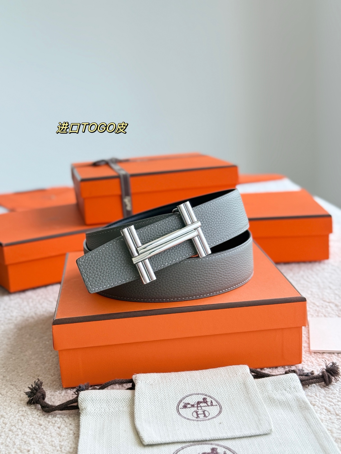  TRAVERSE 精品五金 搭配进口（积雨云灰）togo皮 宽度38MM 以其精湛工艺高品质材料和经典