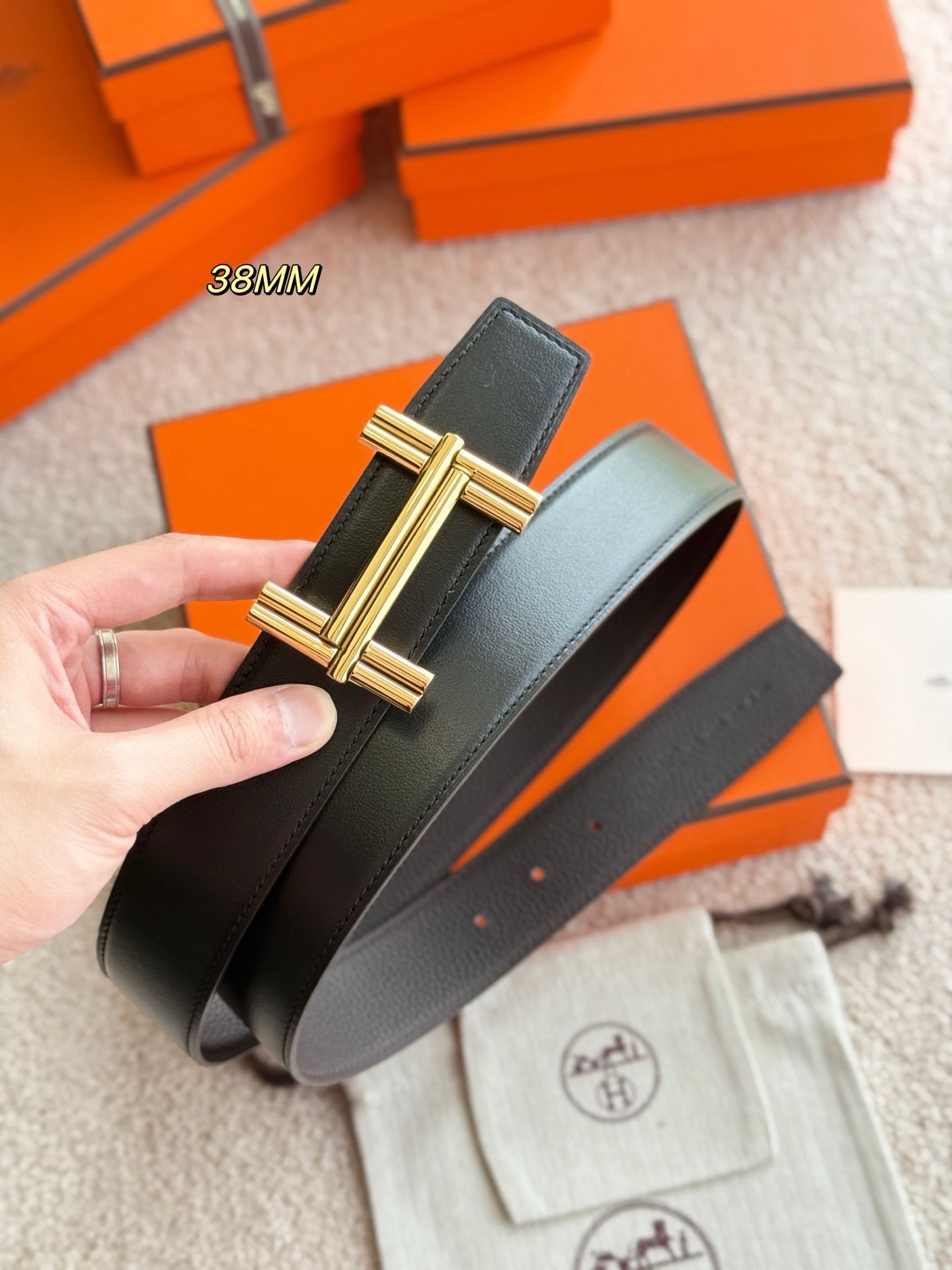  TRAVERSE 精品五金 搭配进口（巧克力）togo皮 宽度38MM 以其精湛工艺高品质材料和经典设