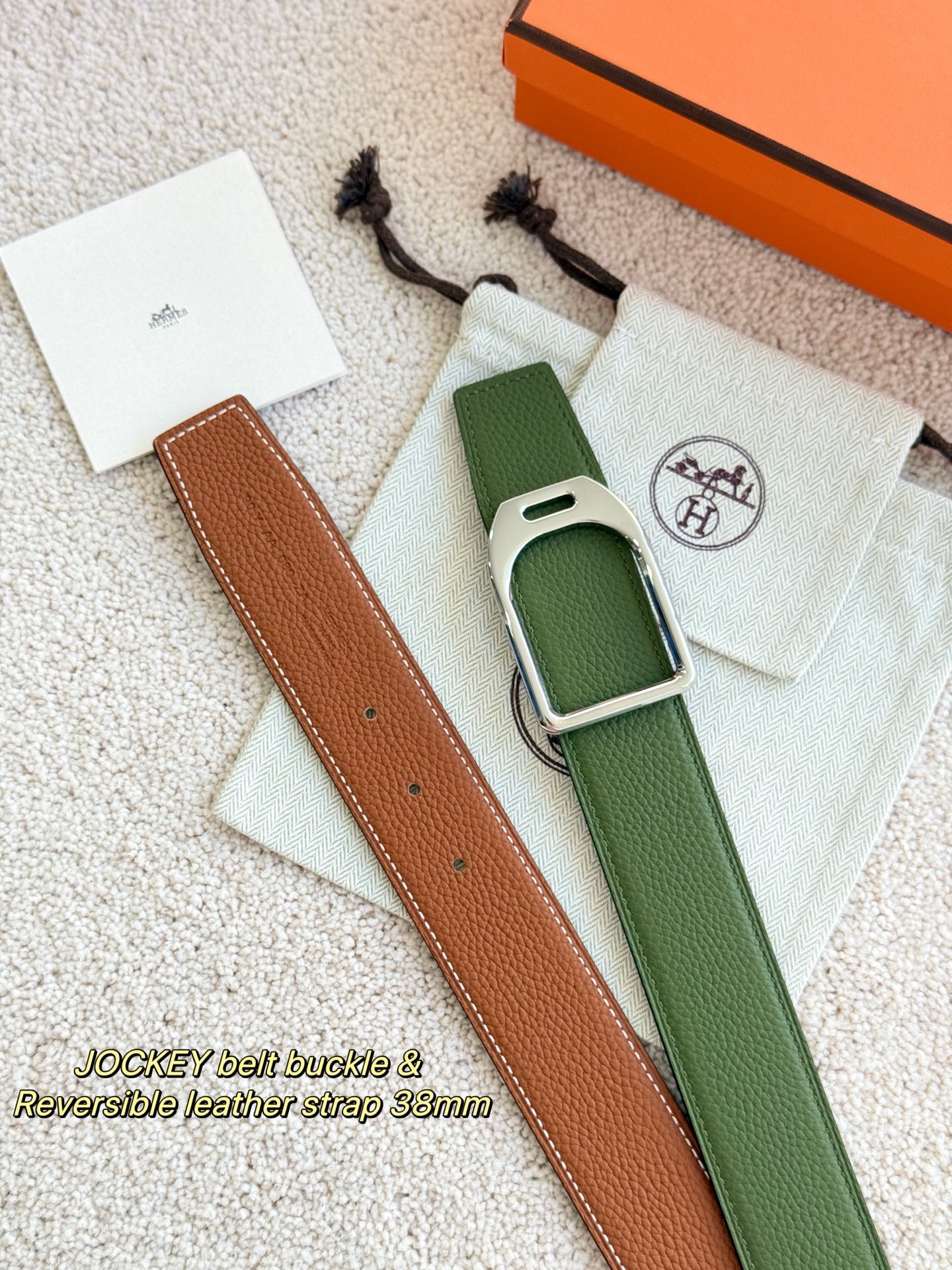 Hermès 代购级 爱马仕 精品五金 搭配雙面进口togo皮 黑配軍綠 宽度38MM 以其精湛工艺高品质材料和 设计备受推崇 是男士腰带 选择 简约 适合商务和休闲场合 产品手感细腻 不仅是实用配饰 更是身份与品味的象征