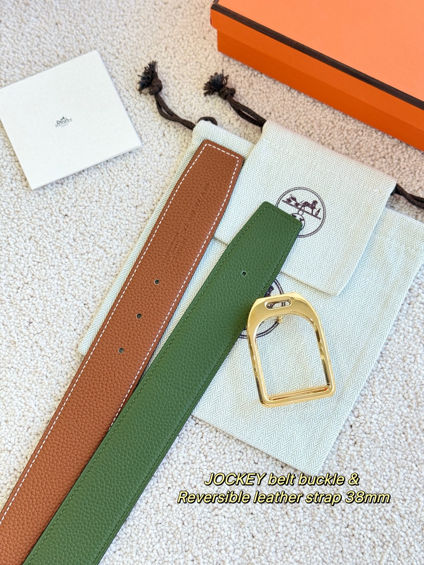 Hermès 代购级 爱马仕 精品五金 搭配雙面进口togo皮 黑配軍綠 宽度38MM 以其精湛工艺高品质材料和 设计备受推崇 是男士腰带 选择 简约 适合商务和休闲场合 产品手感细腻 不仅是实用配饰 更是身份与品味的象征