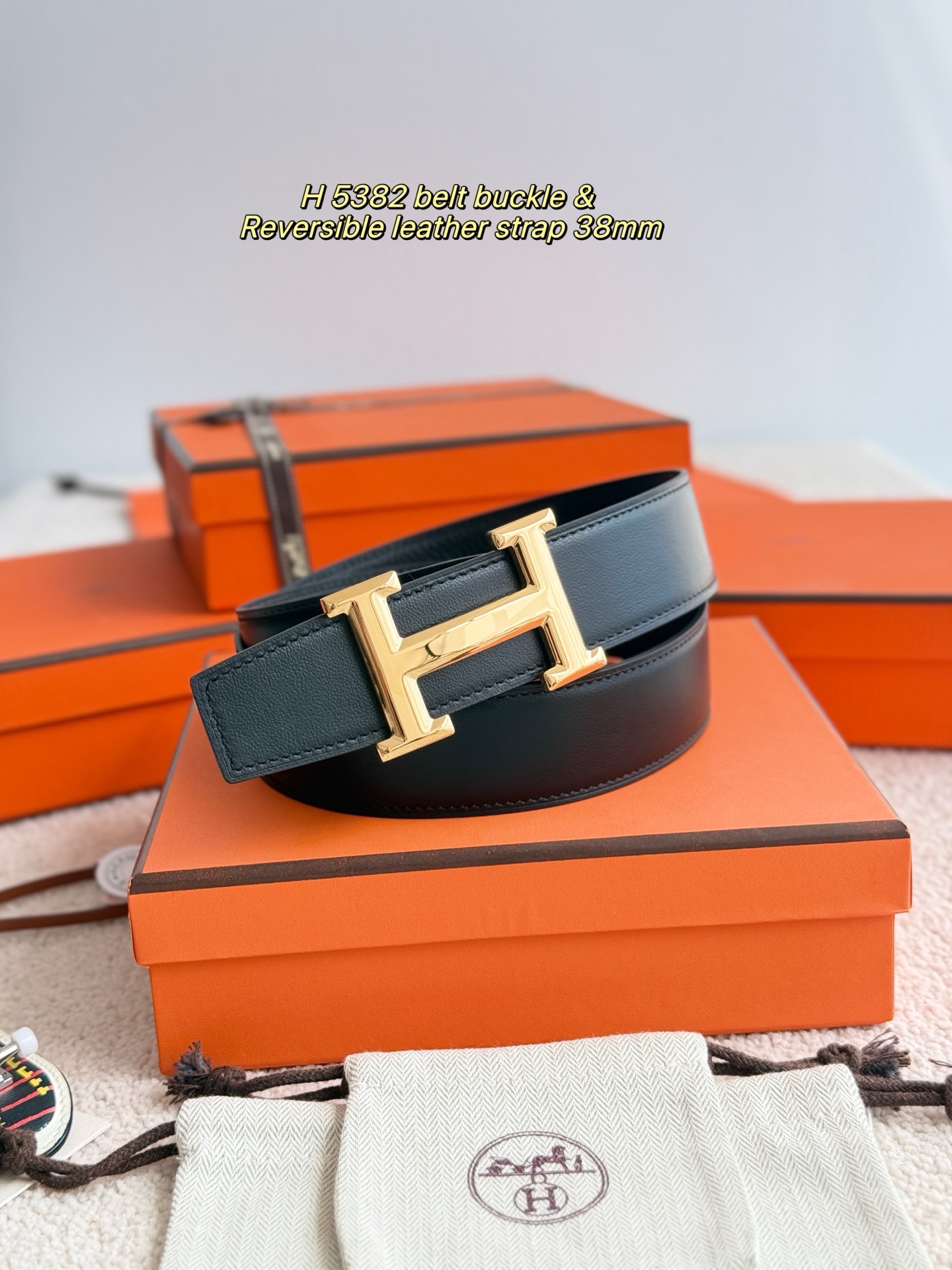 Hermès 代购级 爱马仕 精品五金 搭配进口togo皮 以其精湛工艺高品质材料和 设计备受推崇 是男士腰带 选择 简约 适合商务和休闲场合 产品手感细腻 不仅是实用配饰 更是身份与品味的象征
