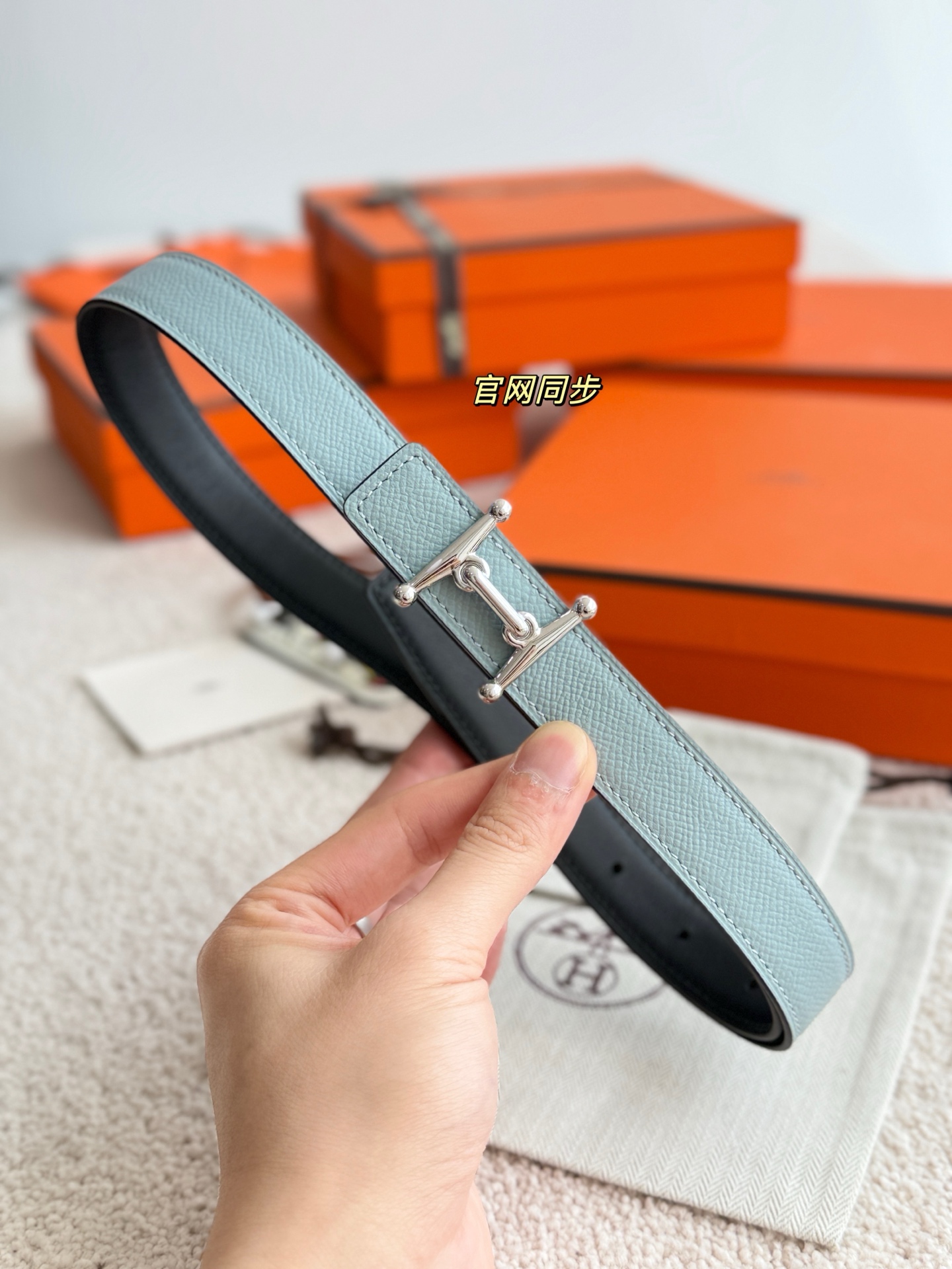 Hermès 代购级 爱马仕 宽度2 5cm MORS H 精品五金 搭配进口epsom皮 Hermes女款腰带以其精湛工艺高品质材料和 设计备受推崇 是女士腰带 选择 简约 产品手感细腻 不仅是实用配饰 更能为整体造型增添亮点