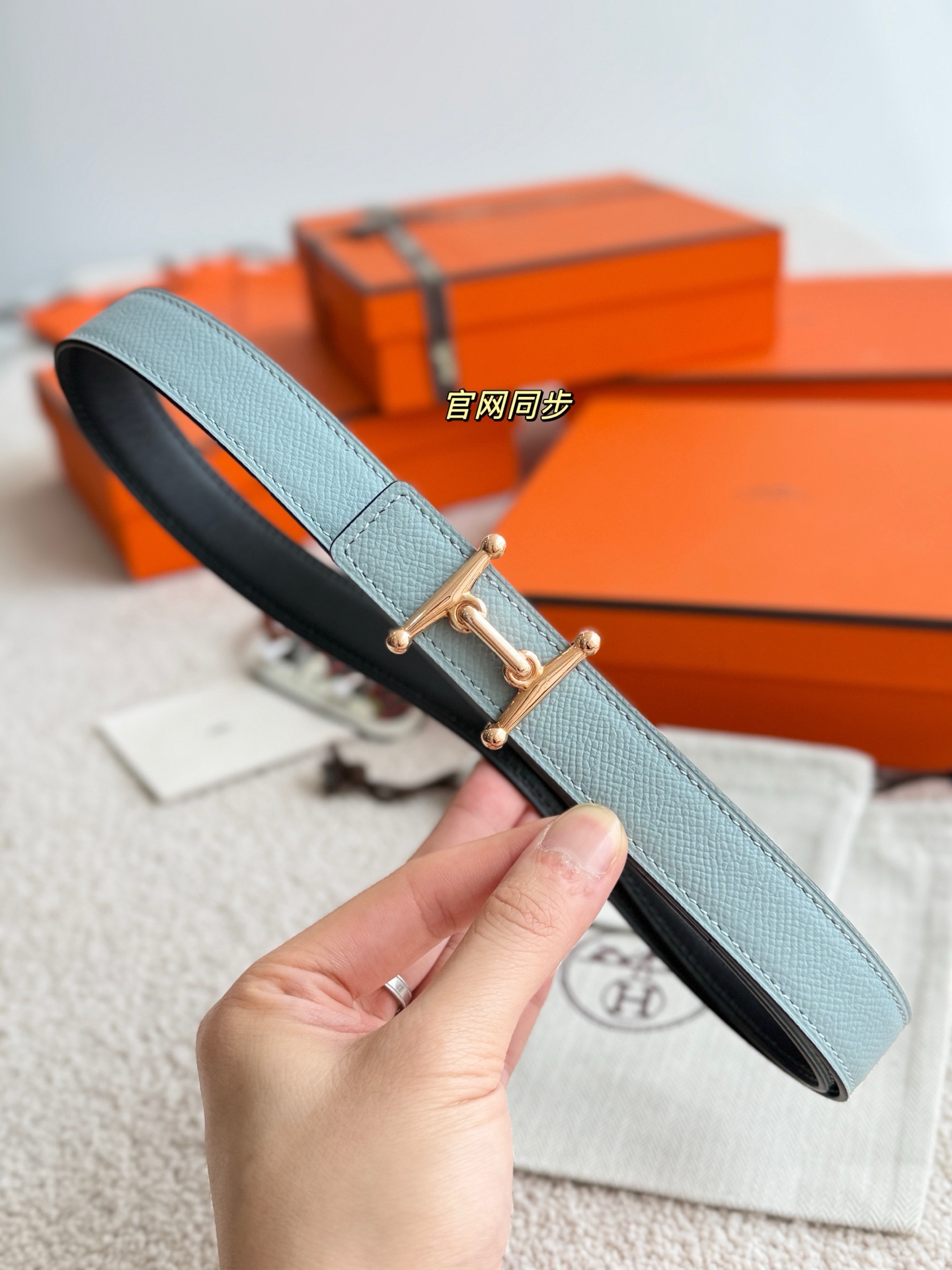 Hermès 代购级 爱马仕 宽度2 5cm MORS H 精品五金 搭配进口epsom皮 Hermes女款腰带以其精湛工艺高品质材料和 设计备受推崇 是女士腰带 选择 简约 产品手感细腻 不仅是实用配饰 更能为整体造型增添亮点