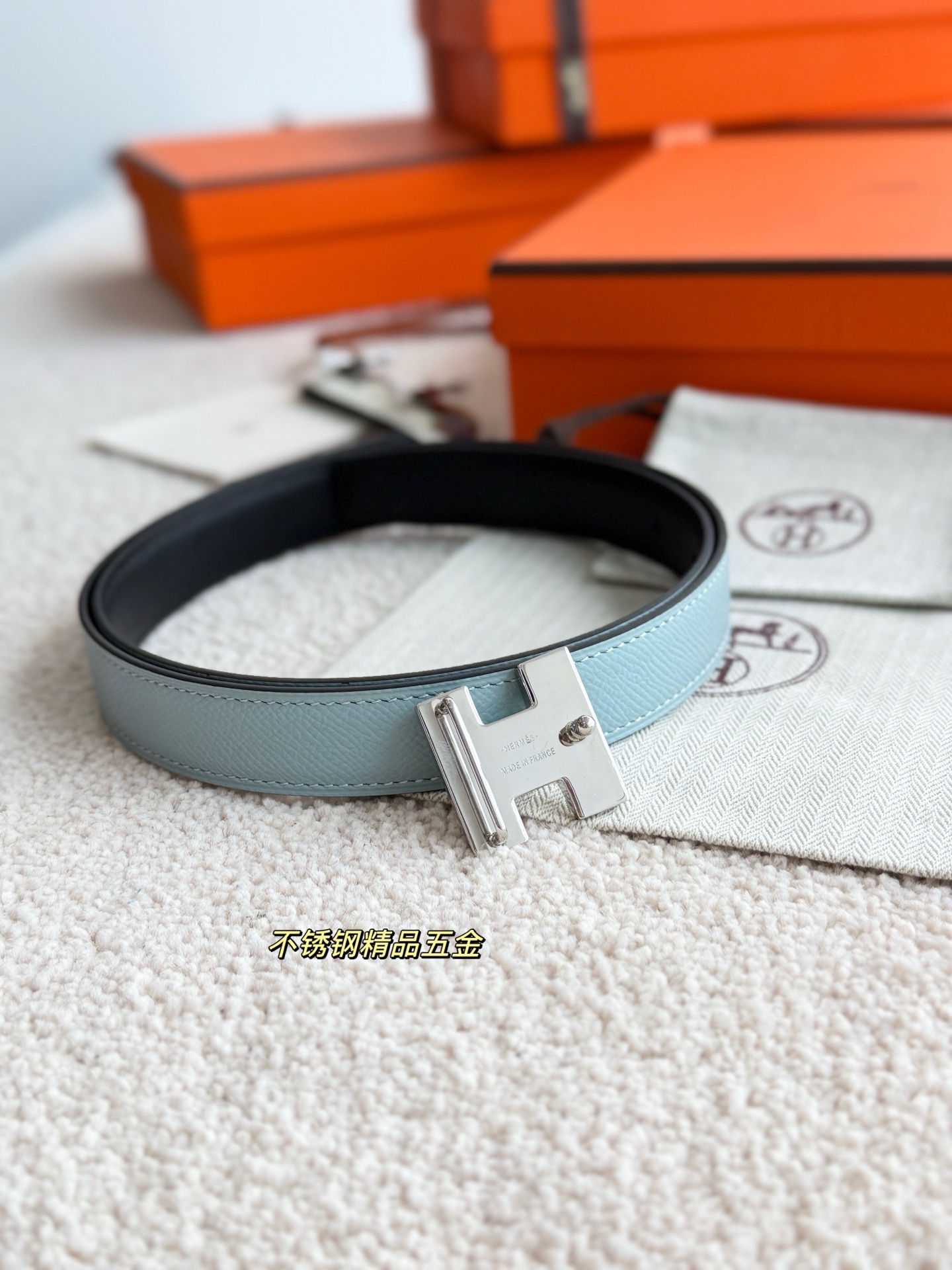 Hermès 代购级 爱马仕 宽度2 5cm MORS H 精品五金 搭配进口epsom皮 Hermes女款腰带以其精湛工艺高品质材料和 设计备受推崇 是女士腰带 选择 简约 产品手感细腻 不仅是实用配饰 更能为整体造型增添亮点