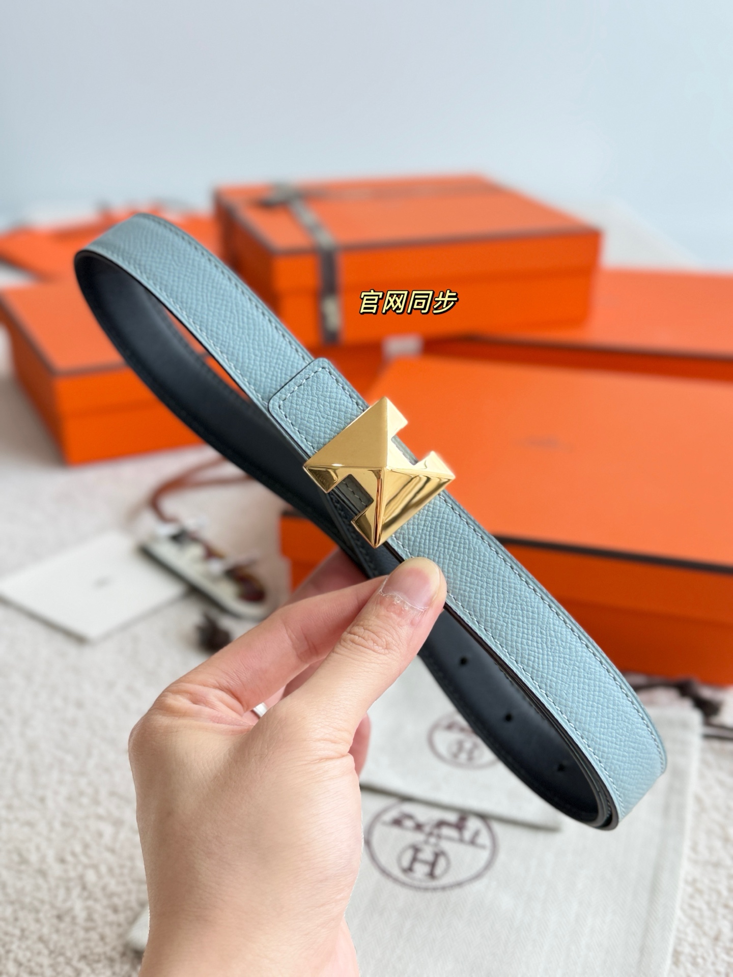 Hermès 代购级 爱马仕 宽度2 5cm MORS H 精品五金 搭配进口epsom皮 Hermes女款腰带以其精湛工艺高品质材料和 设计备受推崇 是女士腰带 选择 简约 产品手感细腻 不仅是实用配饰 更能为整体造型增添亮点