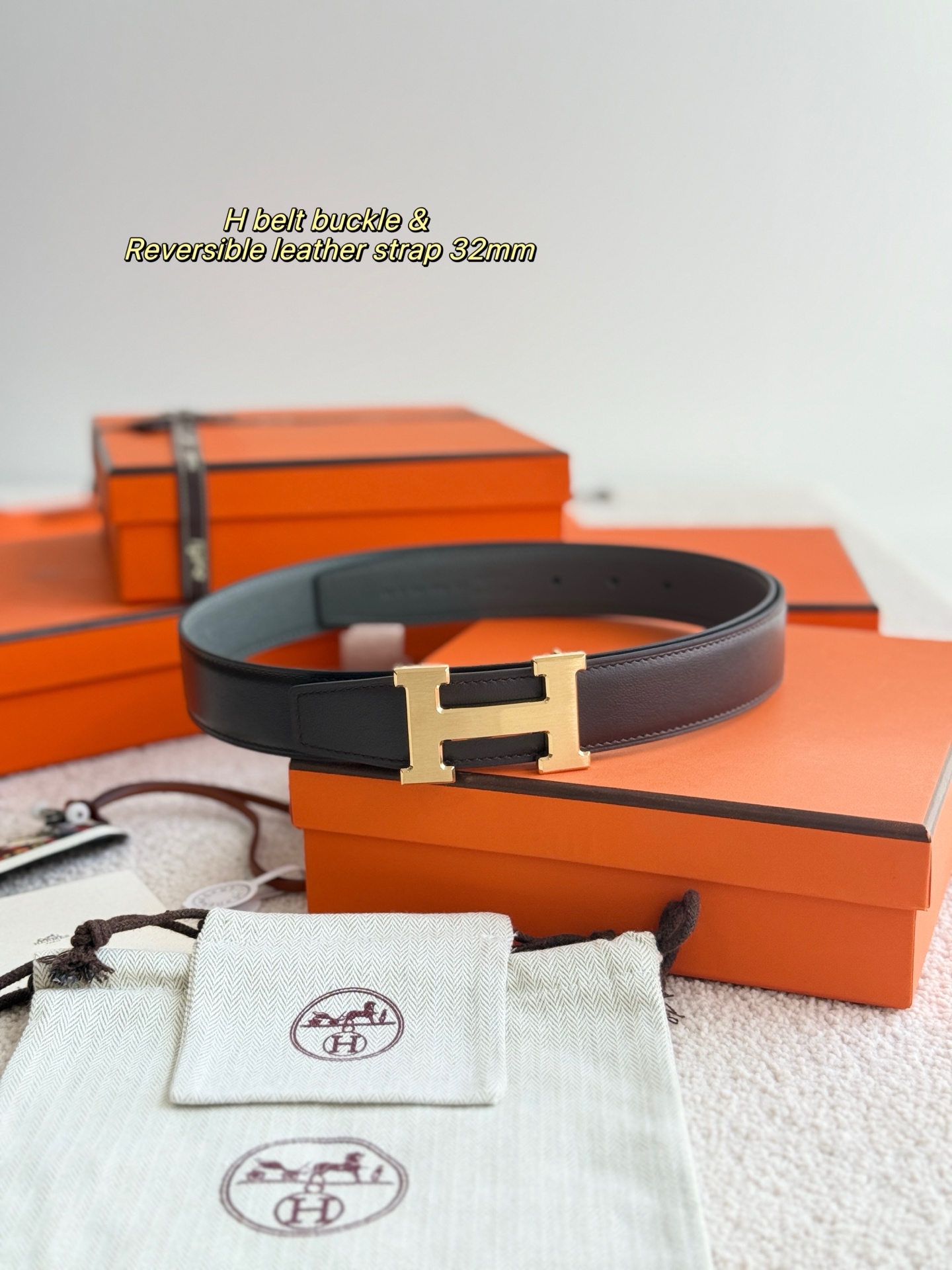 Hermès 代购级 爱马仕 搭配 epsom皮 深咖swift进口皮 宽度32MM 以其精湛工艺高品质材料和 设计备受推崇 是男士腰带 选择 简约 适合商务和休闲场合 产品手感细腻 不仅是实用配饰 更是身份与品味的象征