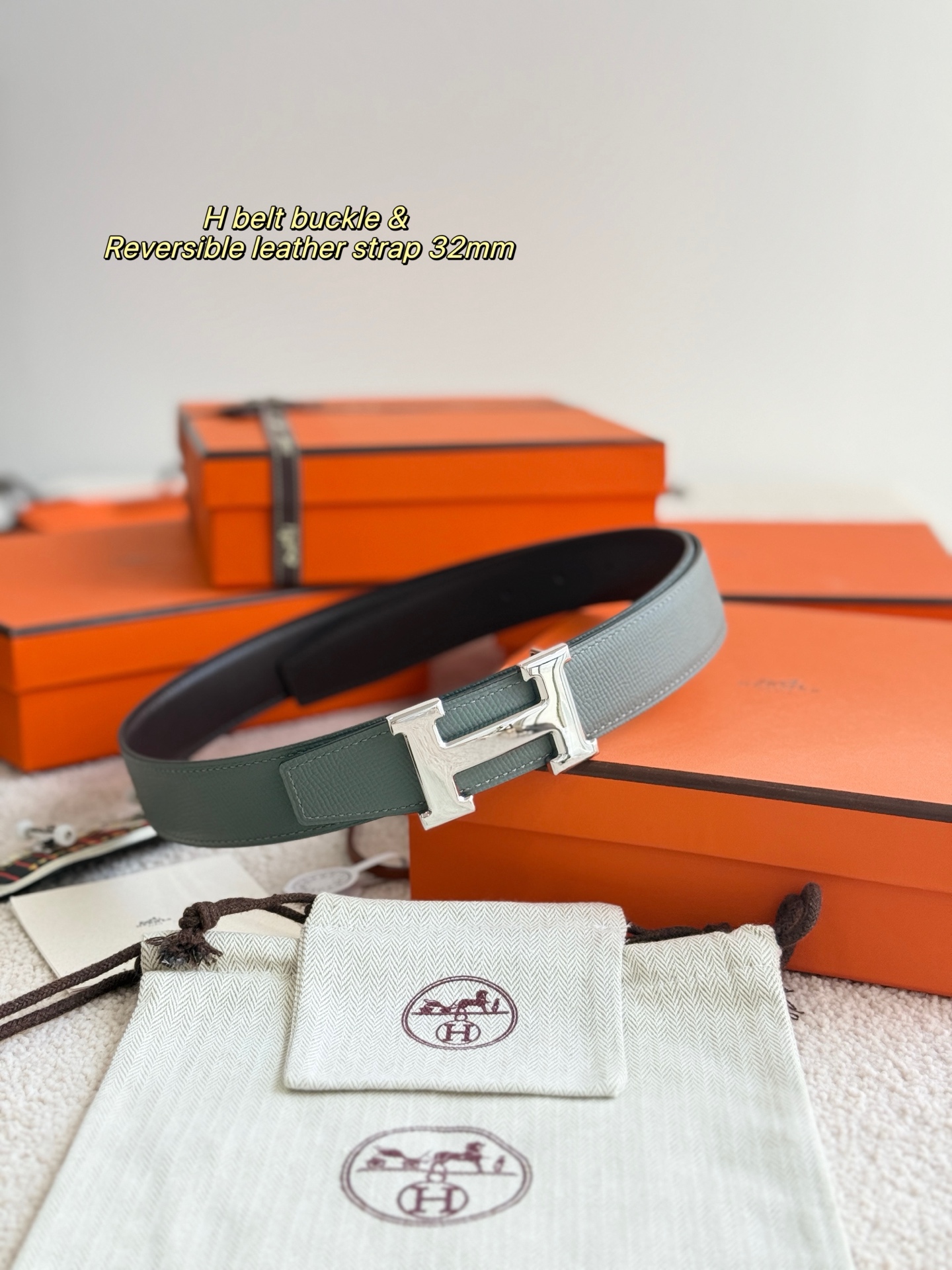Hermès 代购级 爱马仕 搭配 epsom皮 深咖swift进口皮 宽度32MM 以其精湛工艺高品质材料和 设计备受推崇 是男士腰带 选择 简约 适合商务和休闲场合 产品手感细腻 不仅是实用配饰 更是身份与品味的象征
