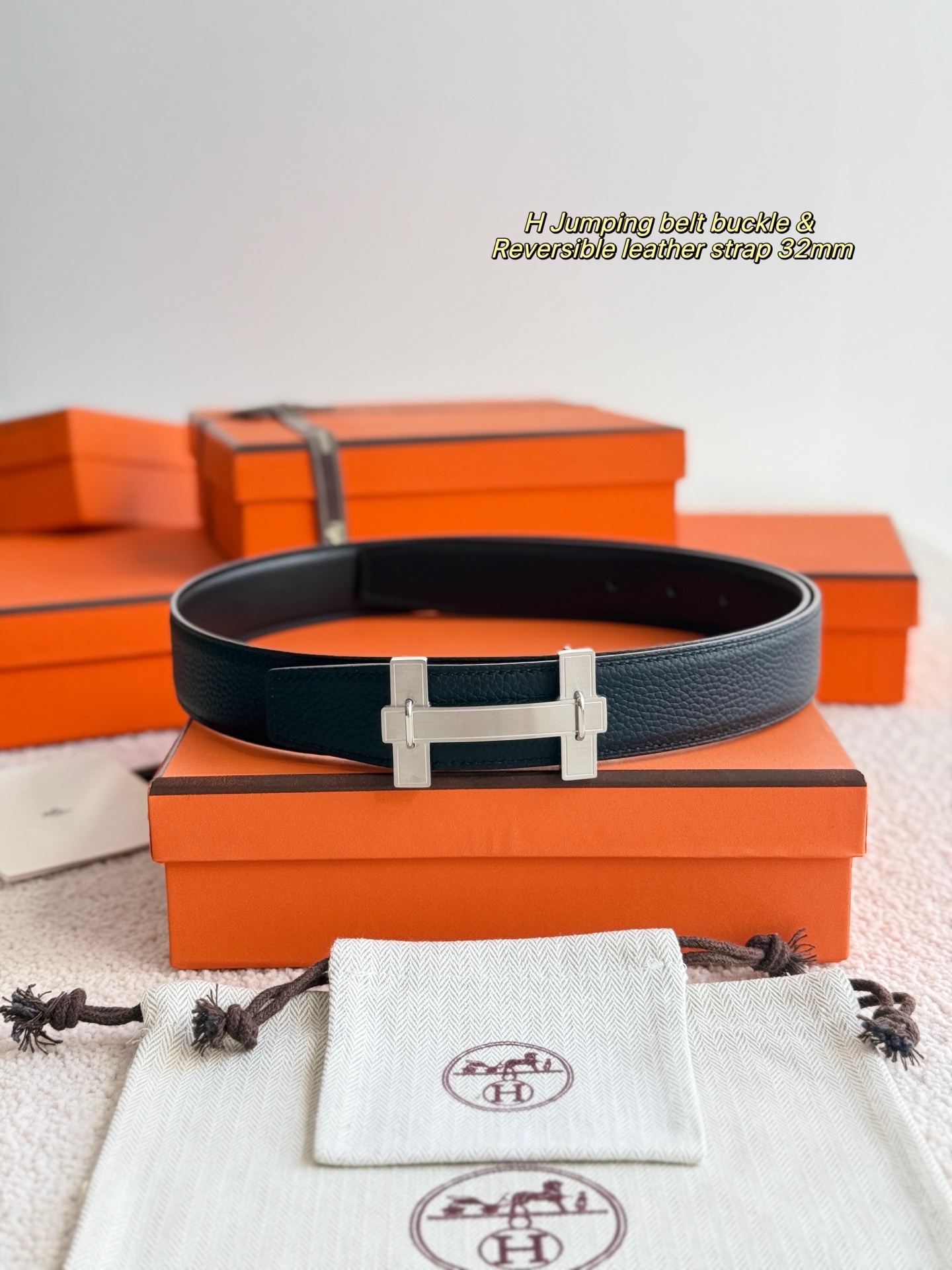 ❤️款 H JUMPING 精品五金 搭配进口togo皮 宽度32MM 以其精湛工艺高品质材料和经典设计备受推崇 是男士腰带顶级选择 简约大气 适合商务和休闲场合 产品手感细腻 不仅是实用配饰 更是身份与品味的象征 ❤️ P170
