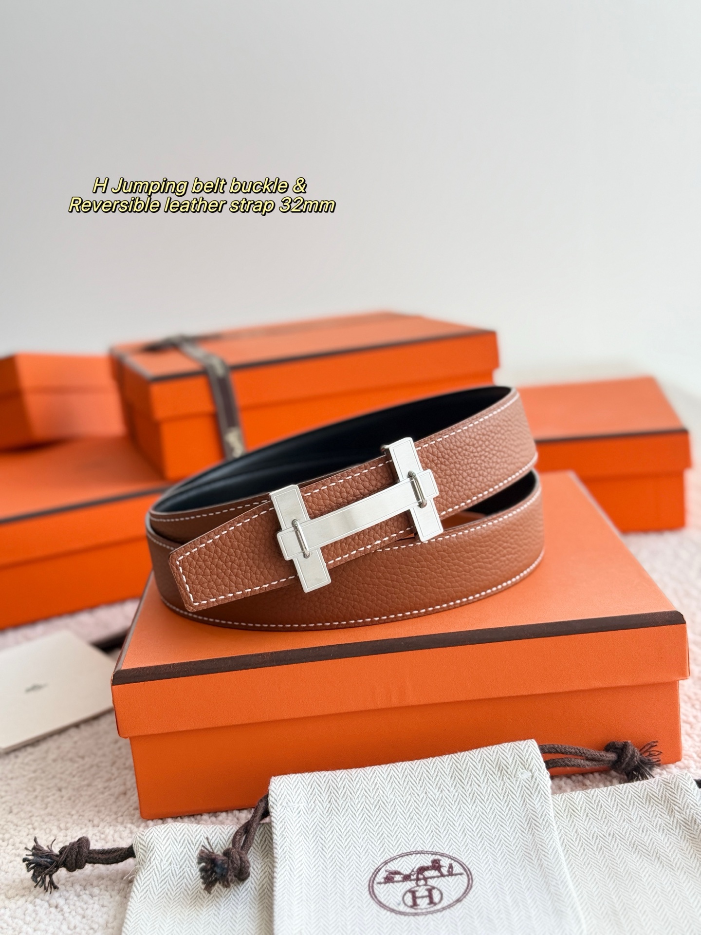 ❤️款 H JUMPING 精品五金 搭配进口togo皮 宽度32MM 以其精湛工艺高品质材料和经典设计备受推崇 是男士腰带顶级选择 简约大气 适合商务和休闲场合 产品手感细腻 不仅是实用配饰 更是身份与品味的象征 ❤️ P170
