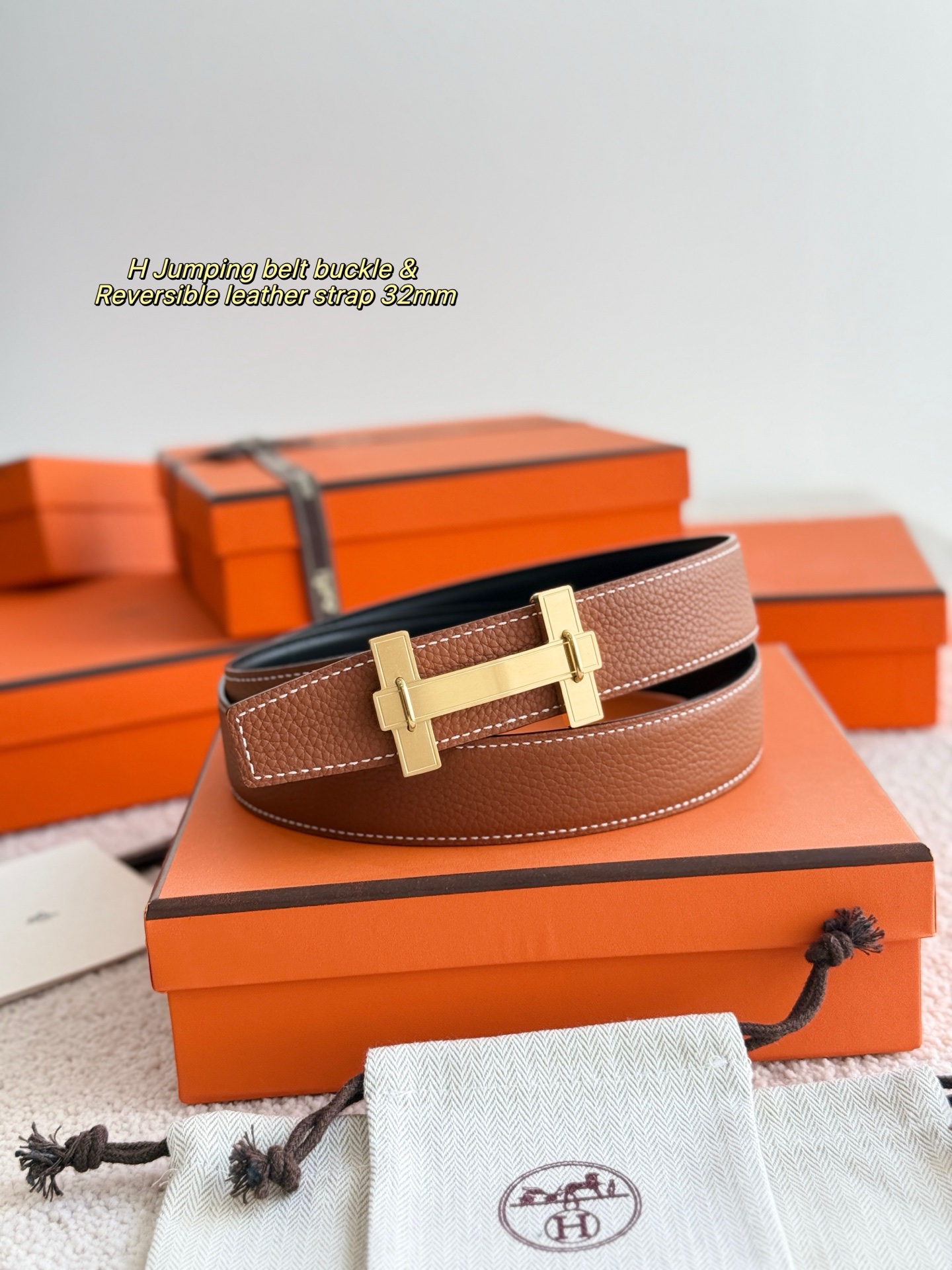 ❤️款 H JUMPING 精品五金 搭配进口togo皮 宽度32MM 以其精湛工艺高品质材料和经典设计备受推崇 是男士腰带顶级选择 简约大气 适合商务和休闲场合 产品手感细腻 不仅是实用配饰 更是身份与品味的象征 ❤️ P170