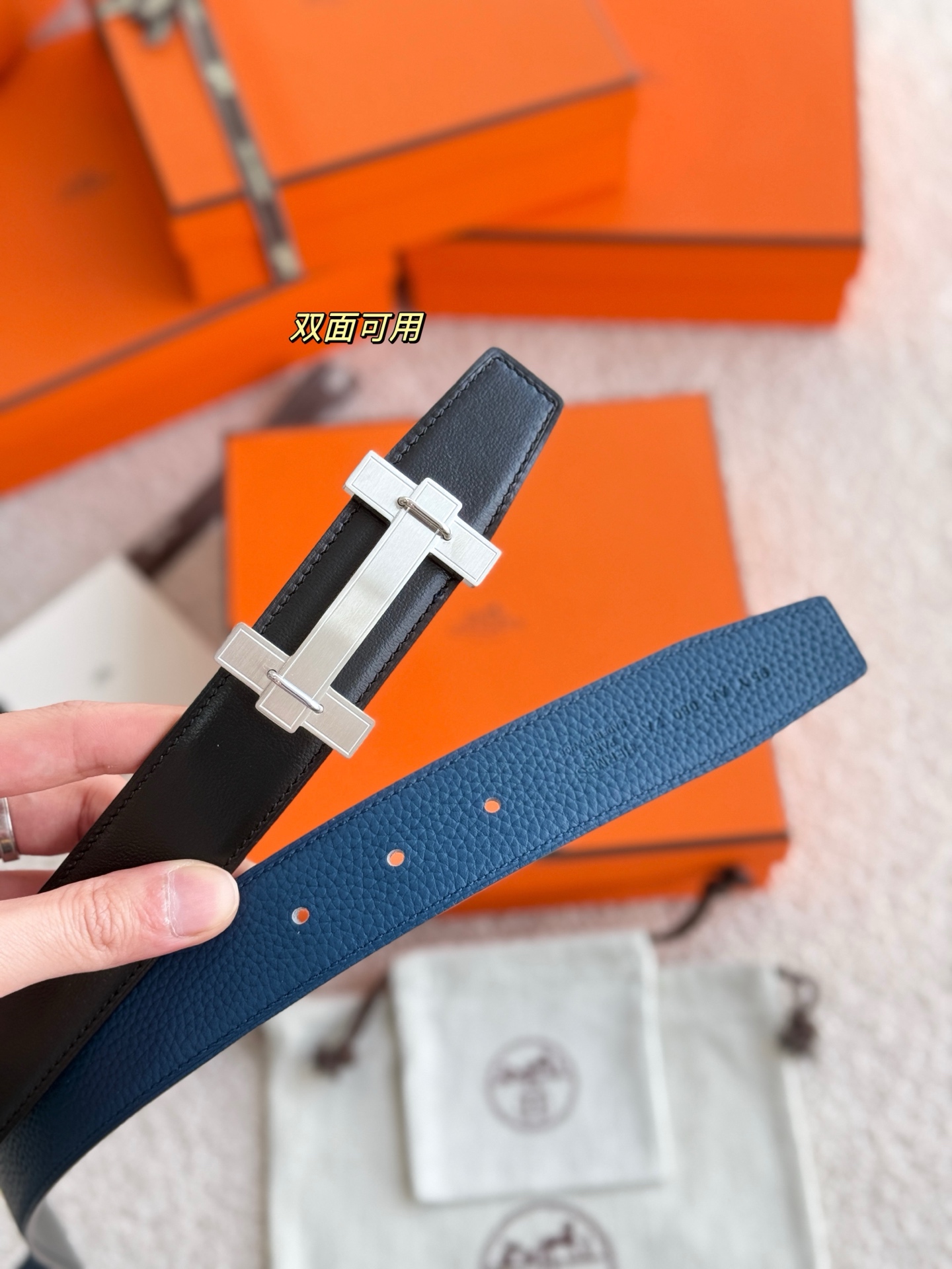 ❤️款 H JUMPING 精品五金 搭配进口togo皮 宽度32MM 以其精湛工艺高品质材料和经典设计备受推崇 是男士腰带顶级选择 简约大气 适合商务和休闲场合 产品手感细腻 不仅是实用配饰 更是身份与品味的象征 ❤️ P170