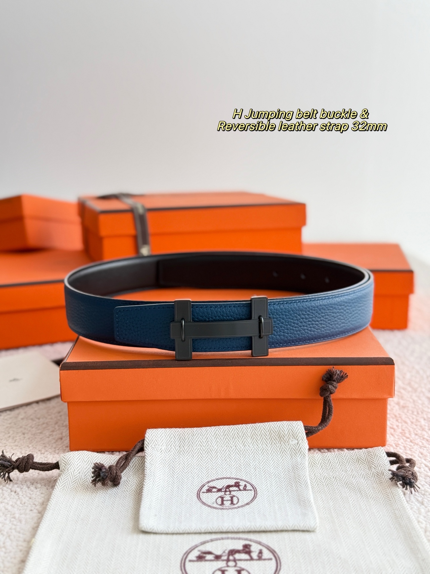 ❤️款 H JUMPING 精品五金 搭配进口togo皮 宽度32MM 以其精湛工艺高品质材料和经典设计备受推崇 是男士腰带顶级选择 简约大气 适合商务和休闲场合 产品手感细腻 不仅是实用配饰 更是身份与品味的象征 ❤️ P170