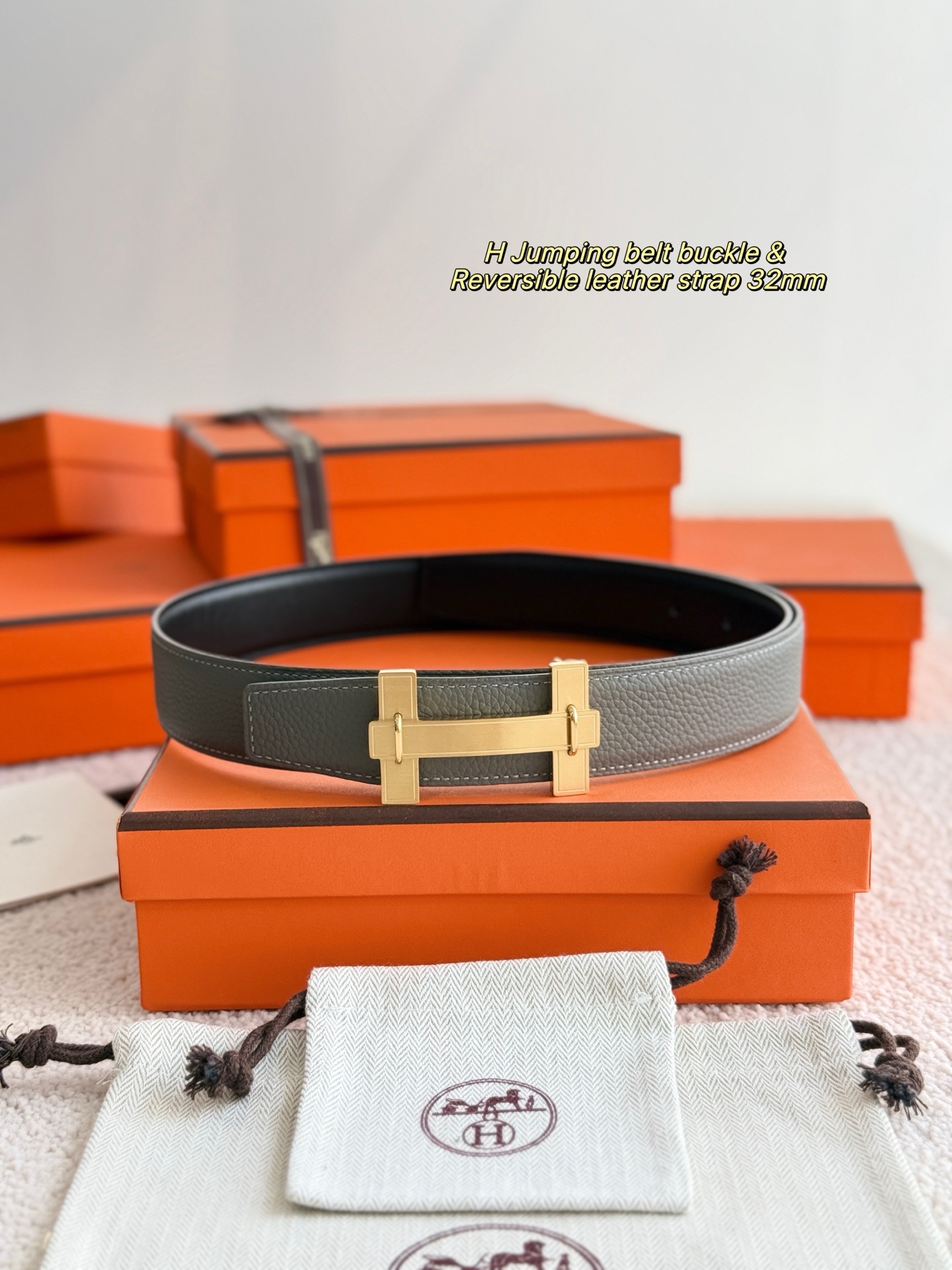 ❤️款 H JUMPING 精品五金 搭配进口togo皮 宽度32MM 以其精湛工艺高品质材料和经典设计备受推崇 是男士腰带顶级选择 简约大气 适合商务和休闲场合 产品手感细腻 不仅是实用配饰 更是身份与品味的象征 ❤️ P170