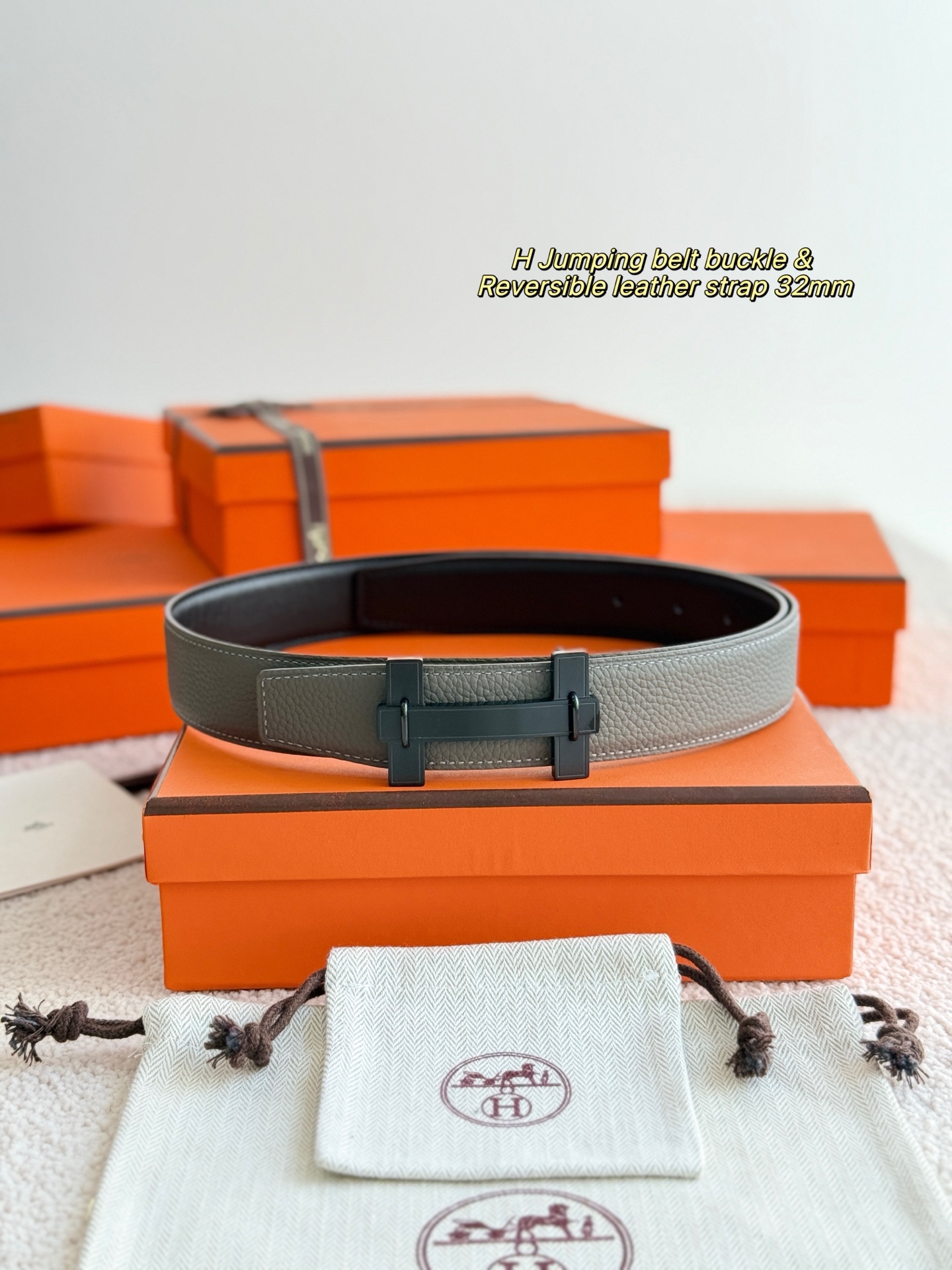 ❤️款 H JUMPING 精品五金 搭配进口togo皮 宽度32MM 以其精湛工艺高品质材料和经典设计备受推崇 是男士腰带顶级选择 简约大气 适合商务和休闲场合 产品手感细腻 不仅是实用配饰 更是身份与品味的象征 ❤️ P170