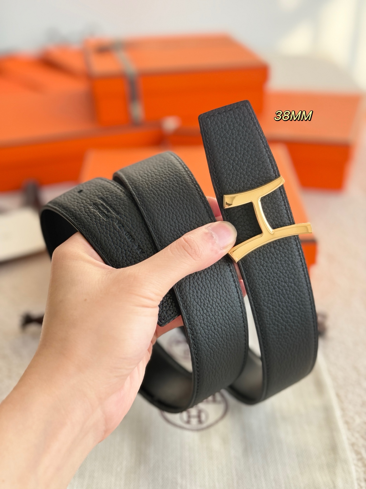 ❤️款 SCRIPT 精品五金 搭配进口togo皮 宽度38MM 以其精湛工艺高品质材料和经典设计备受推