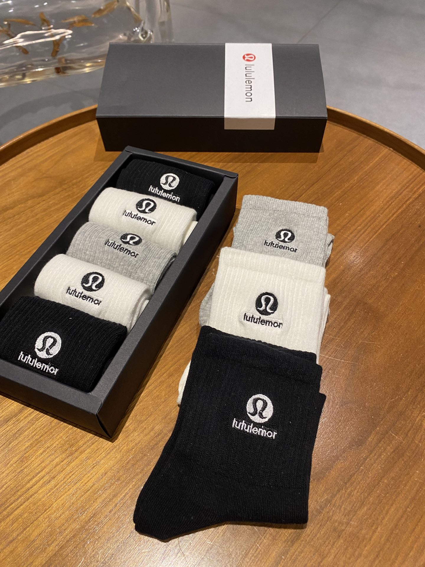 Boxed set of five pairs. Crafted with high-stretch elastic cuffs for a c - Comprehensive 8